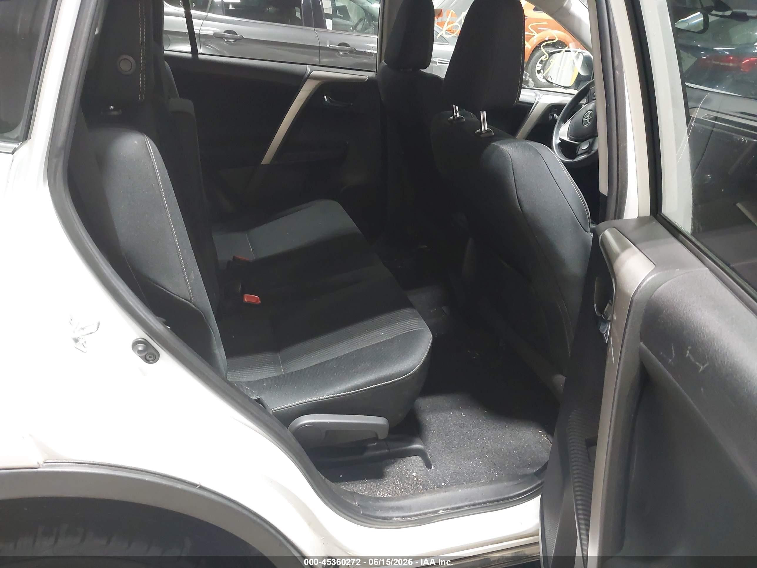 2014 Toyota Rav4 Xle Белый vin: 2T3RFREV9EW225048
