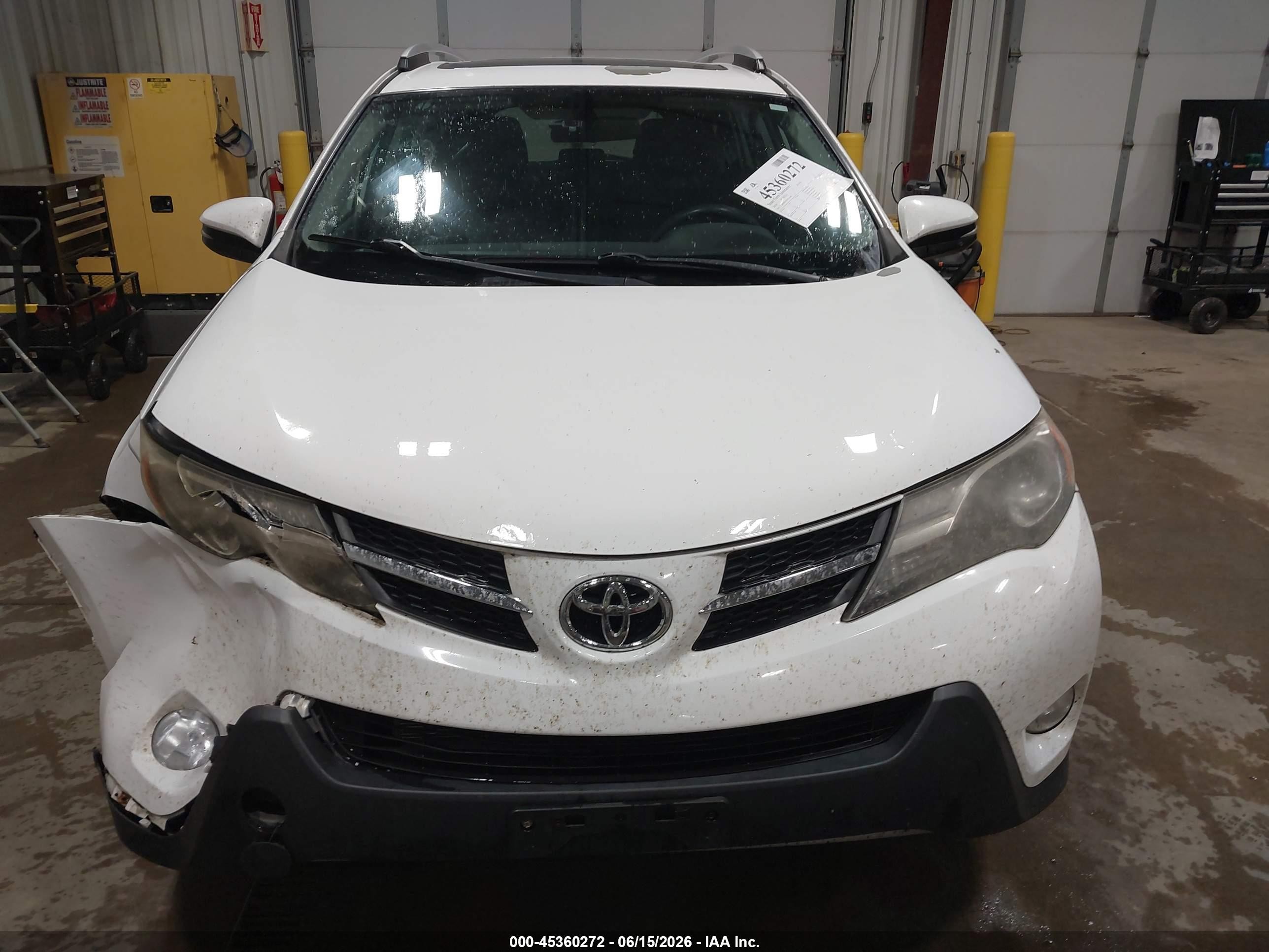 2014 Toyota Rav4 Xle Белый vin: 2T3RFREV9EW225048