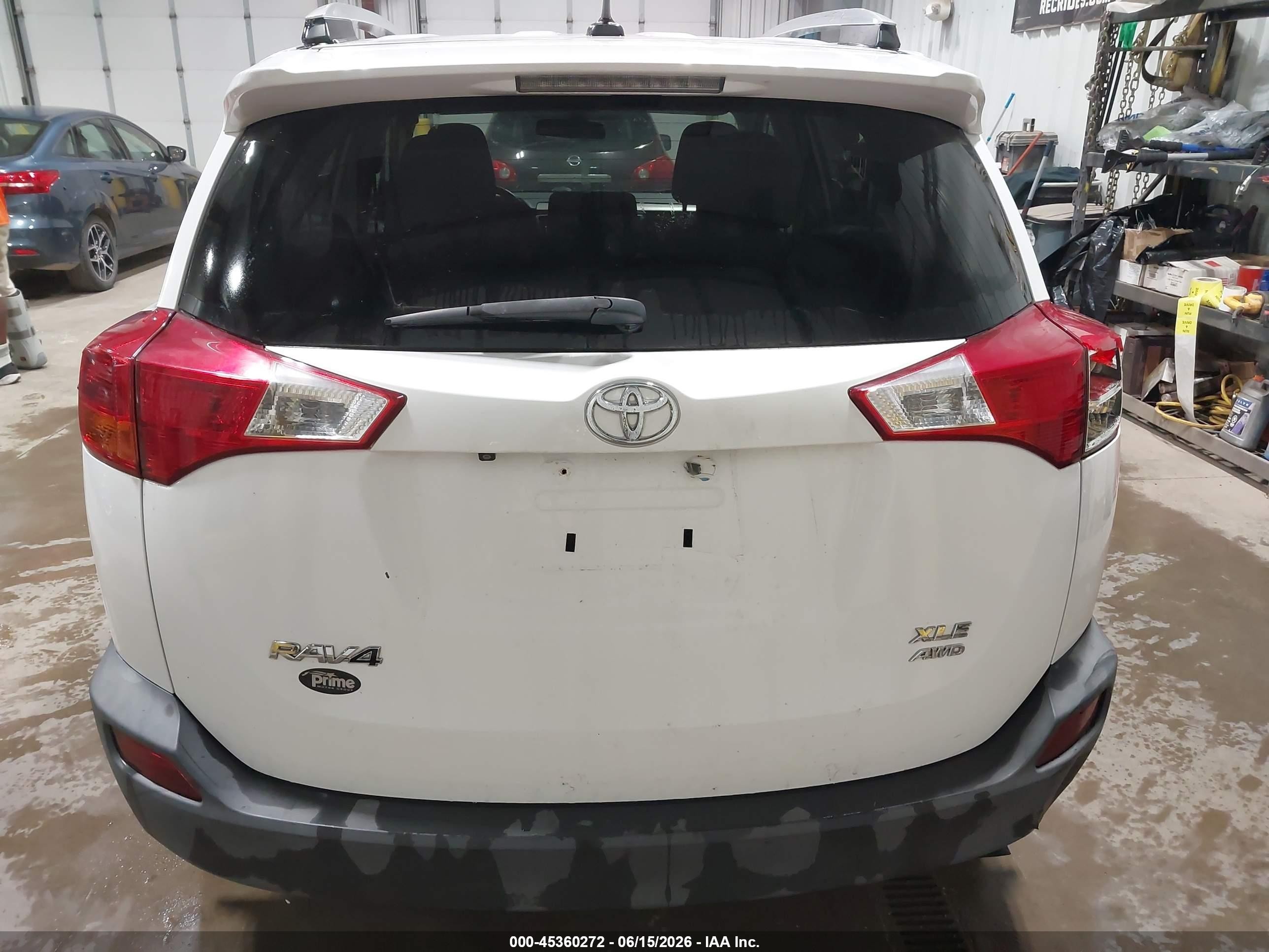 2014 Toyota Rav4 Xle Белый vin: 2T3RFREV9EW225048