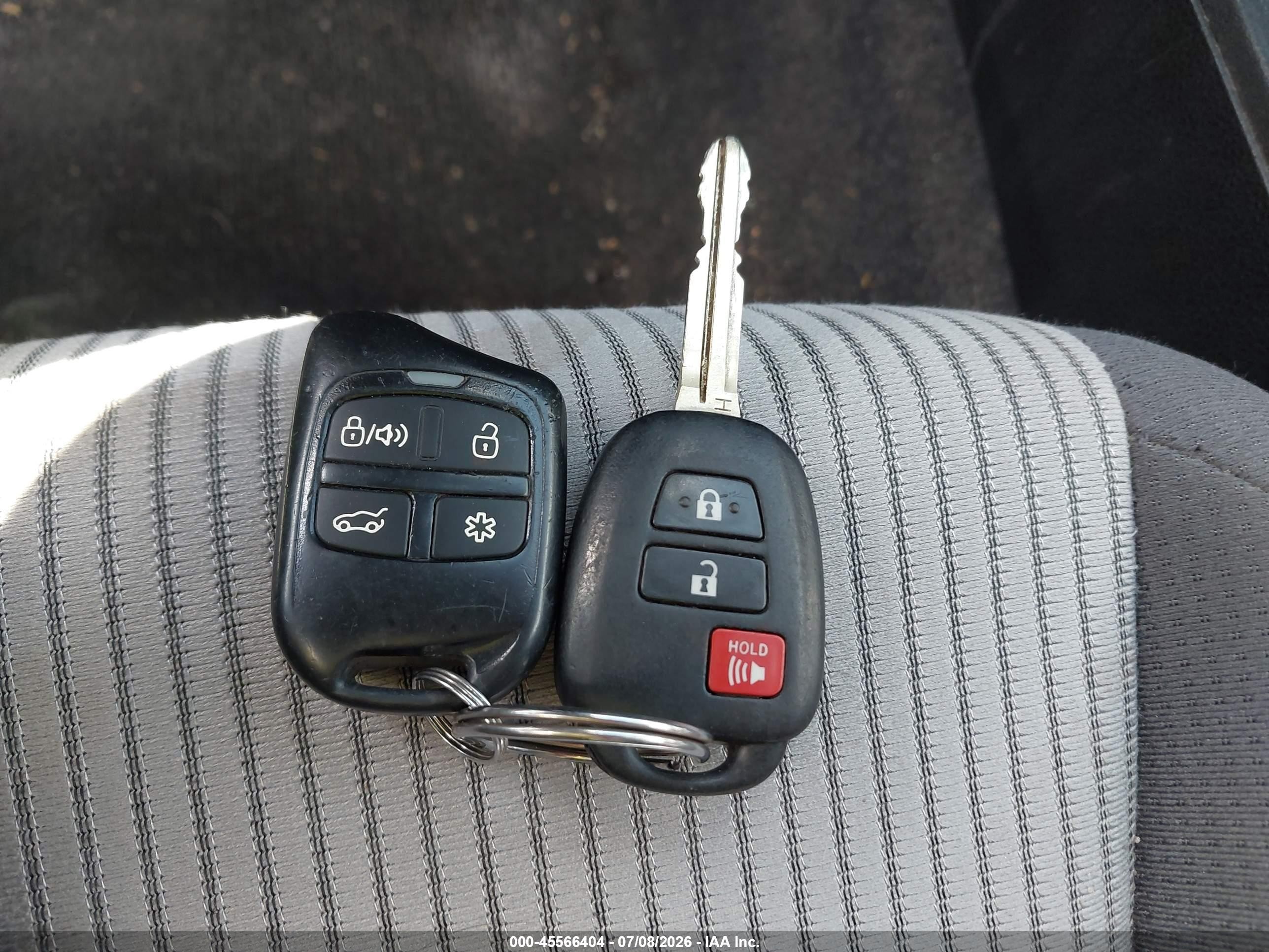 2015 Toyota Rav4 Xle Silver vin: 2T3RFREV9FW305418
