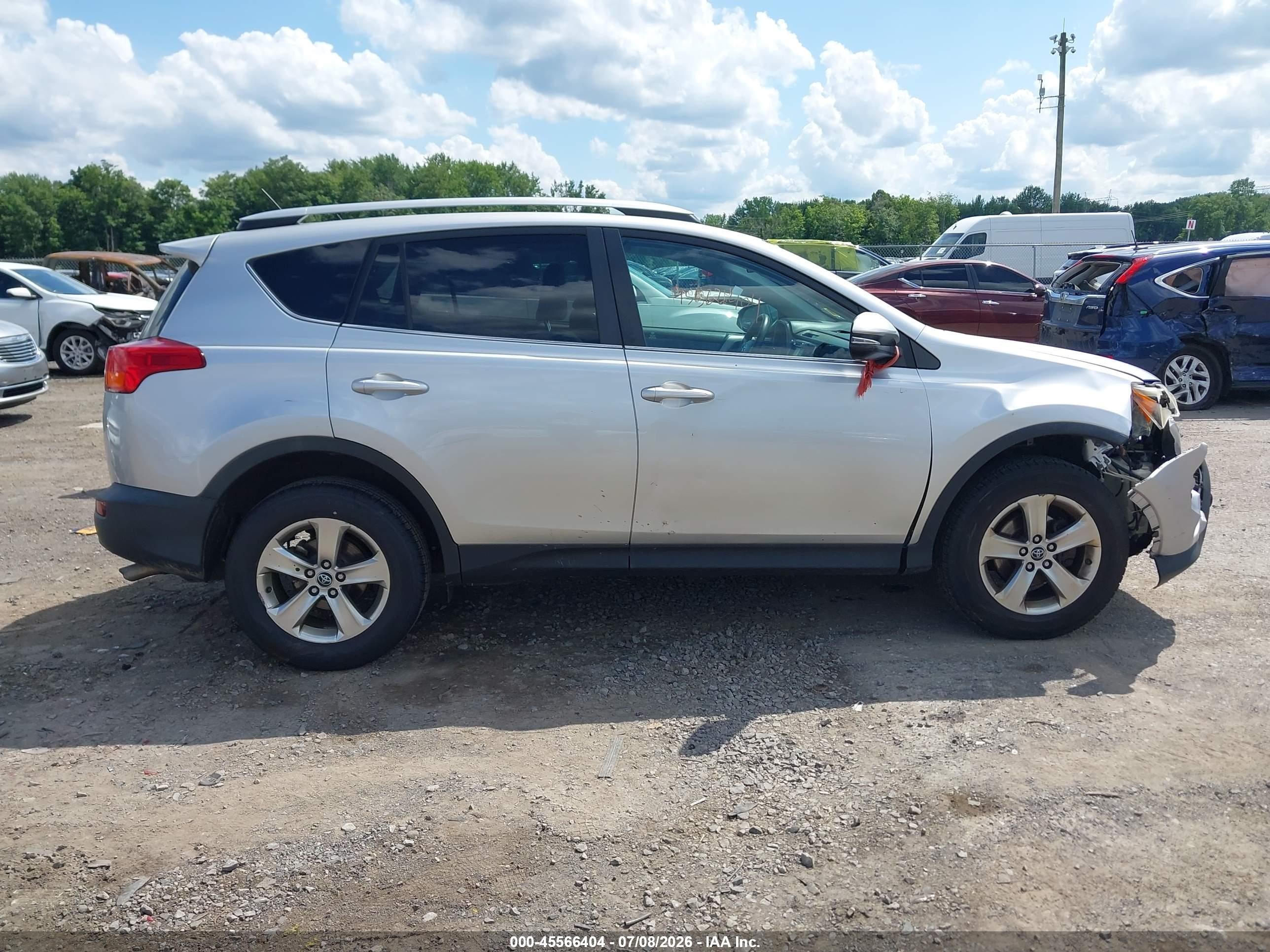2015 Toyota Rav4 Xle Silver vin: 2T3RFREV9FW305418