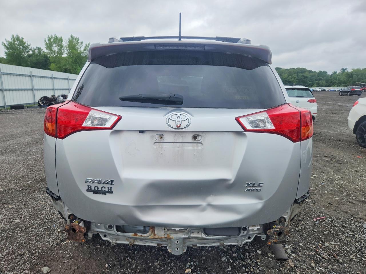 2015 Toyota Rav4 Xle White vin: 2T3RFREV9FW382743