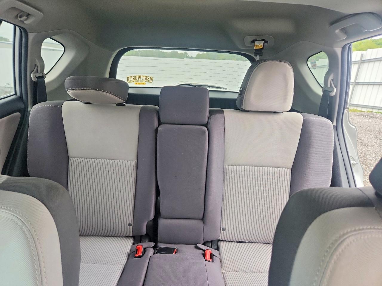 2015 Toyota Rav4 Xle White vin: 2T3RFREV9FW382743