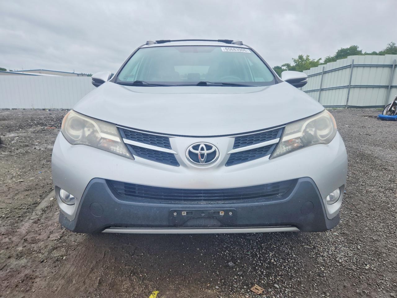 2015 Toyota Rav4 Xle White vin: 2T3RFREV9FW382743
