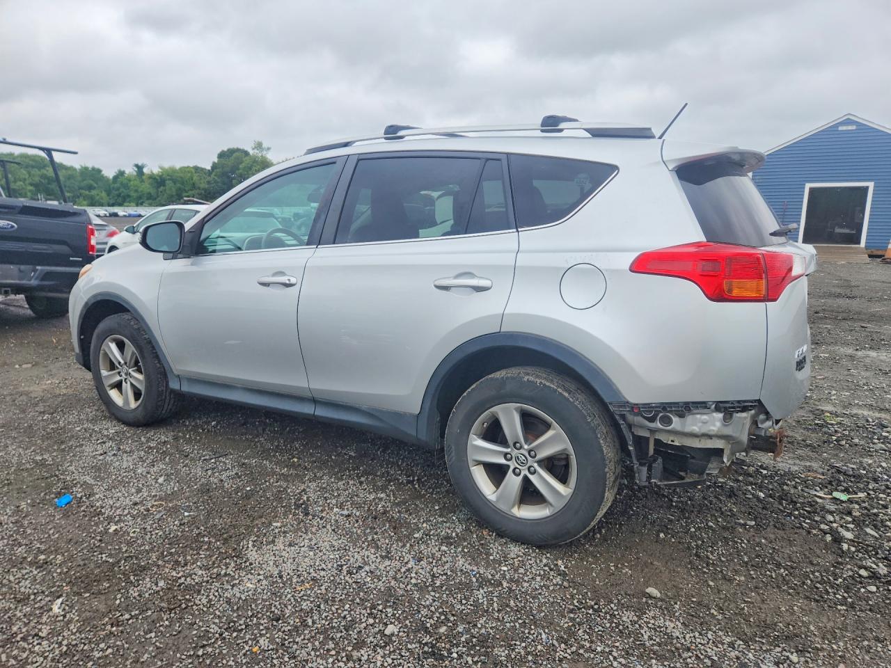 2015 Toyota Rav4 Xle White vin: 2T3RFREV9FW382743