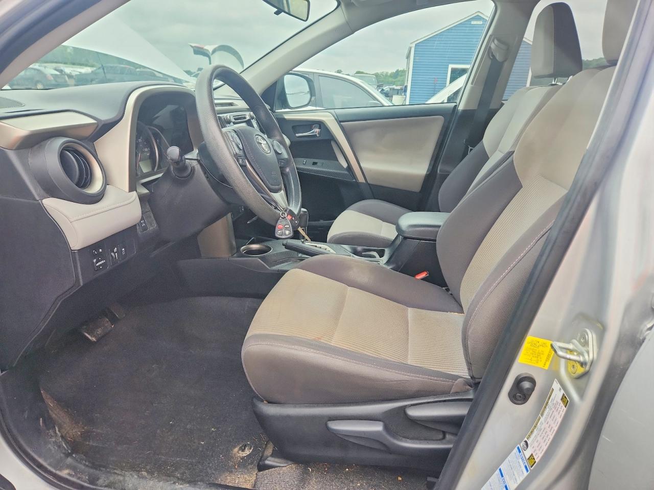 2015 Toyota Rav4 Xle White vin: 2T3RFREV9FW382743