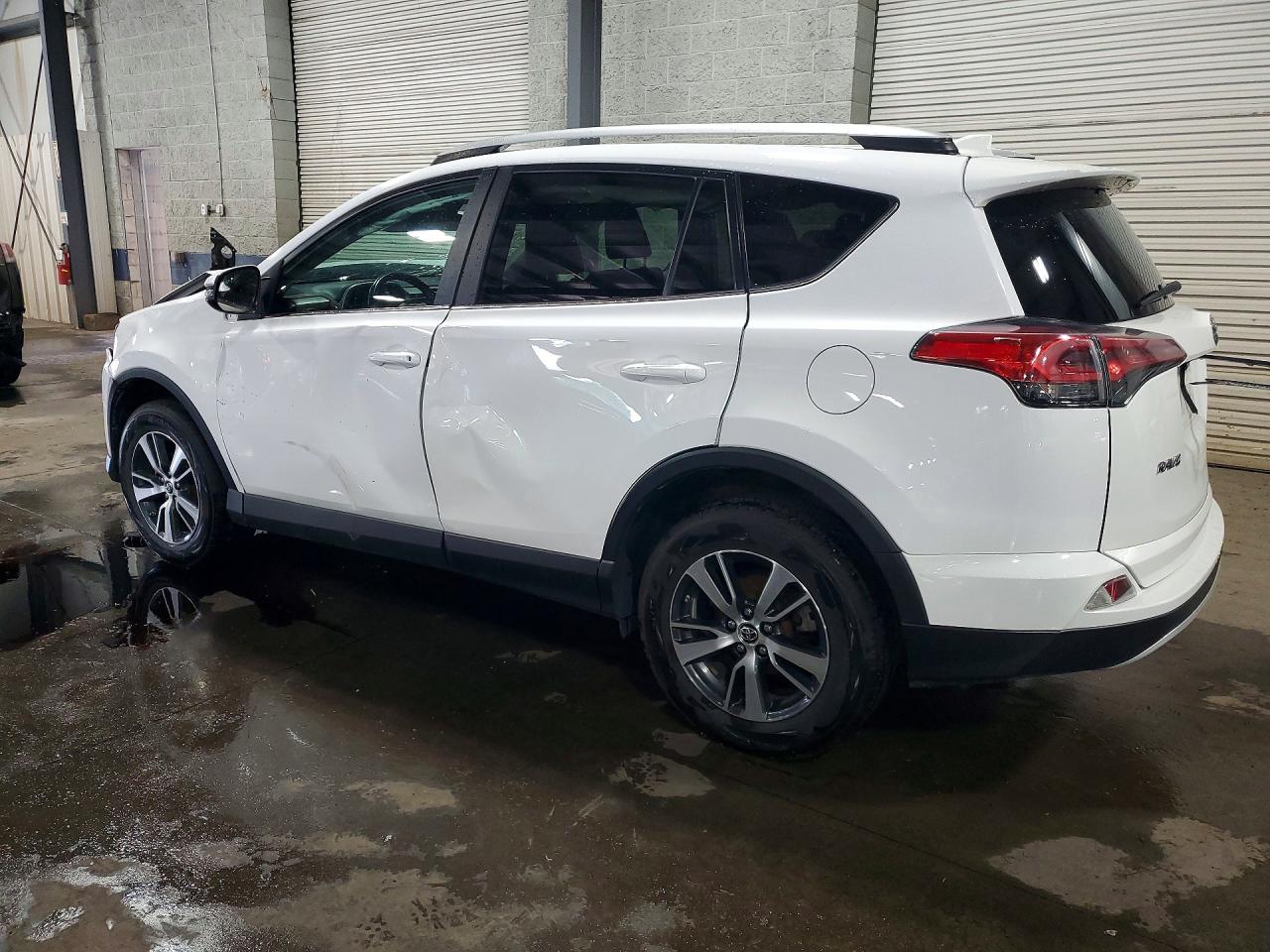 2016 Toyota Rav4 Xle White vin: 2T3RFREV9GW534702