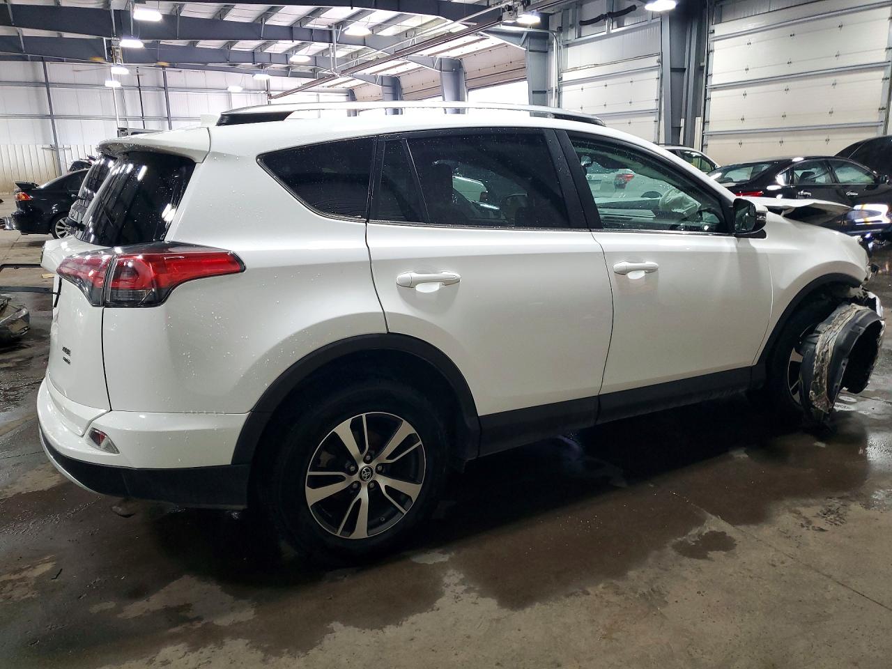 2016 Toyota Rav4 Xle White vin: 2T3RFREV9GW534702