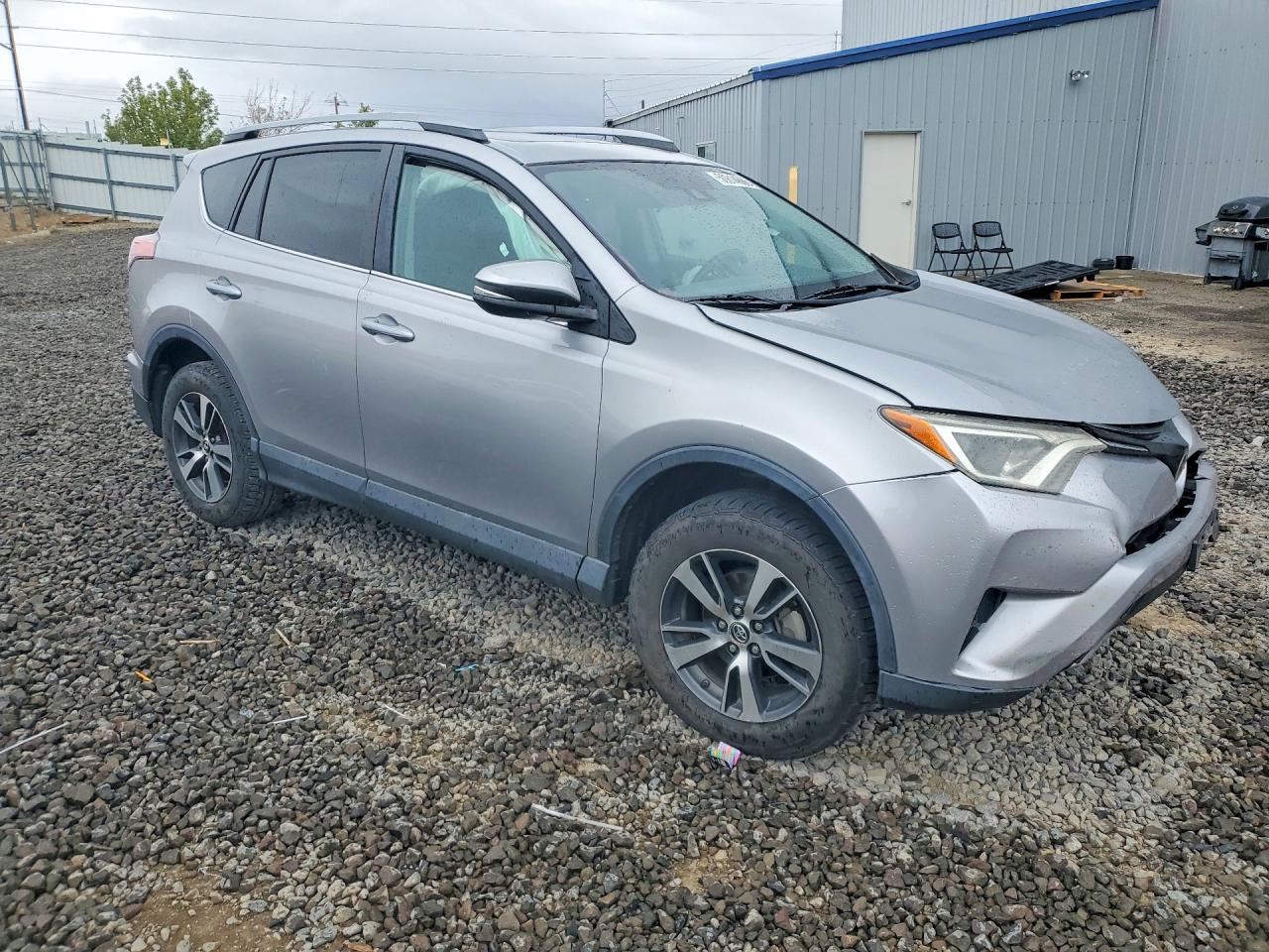 2017 Toyota Rav4 Xle Silver vin: 2T3RFREV9HW620870