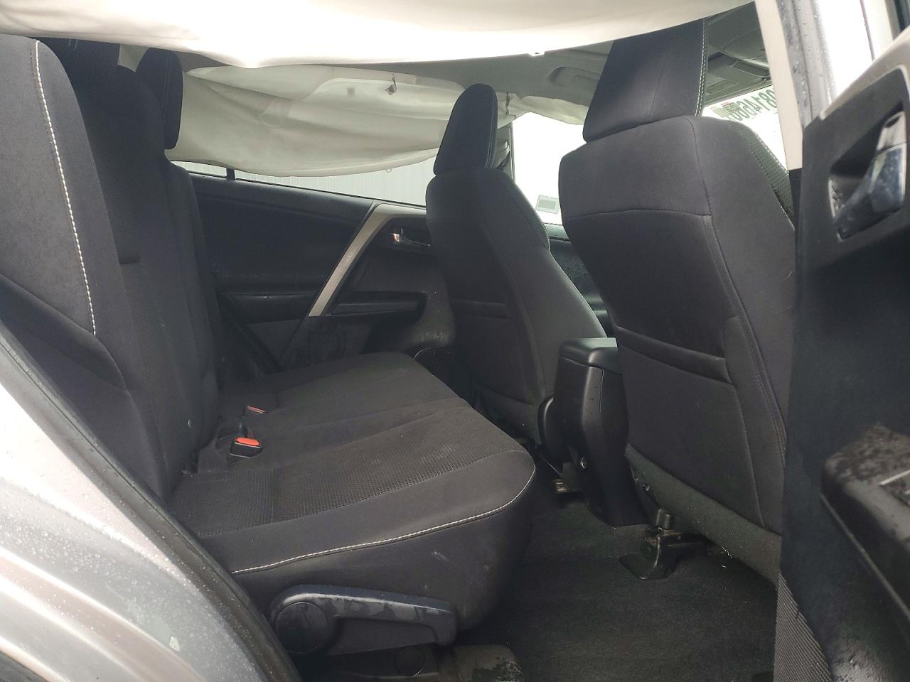 2017 Toyota Rav4 Xle Silver vin: 2T3RFREV9HW620870