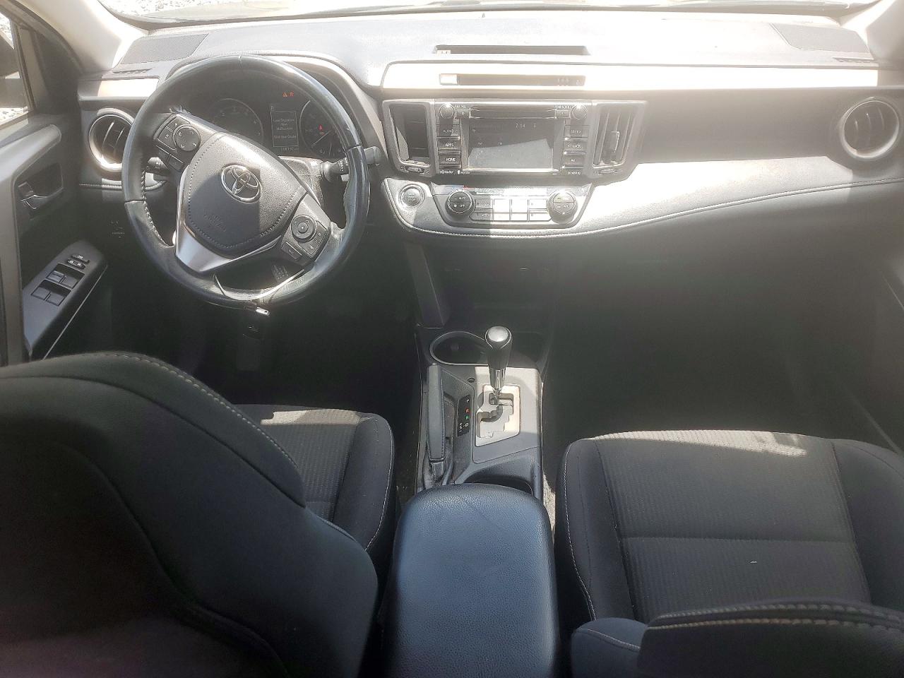 2018 Toyota Rav4 Xle Gray vin: 2T3RFREV9JW738584