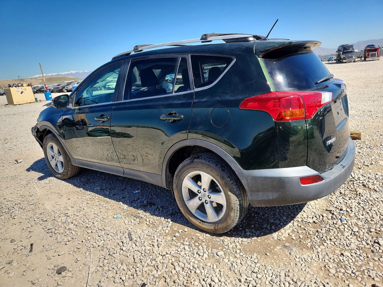 2013 Toyota Rav4 Xle Green vin: 2T3RFREVXDW057399