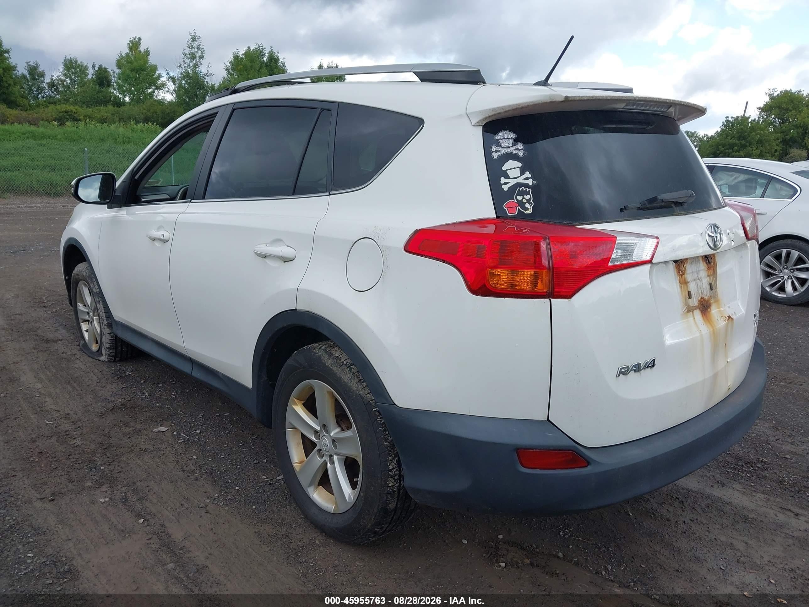 2013 Toyota Rav4 Xle White vin: 2T3RFREVXDW102423