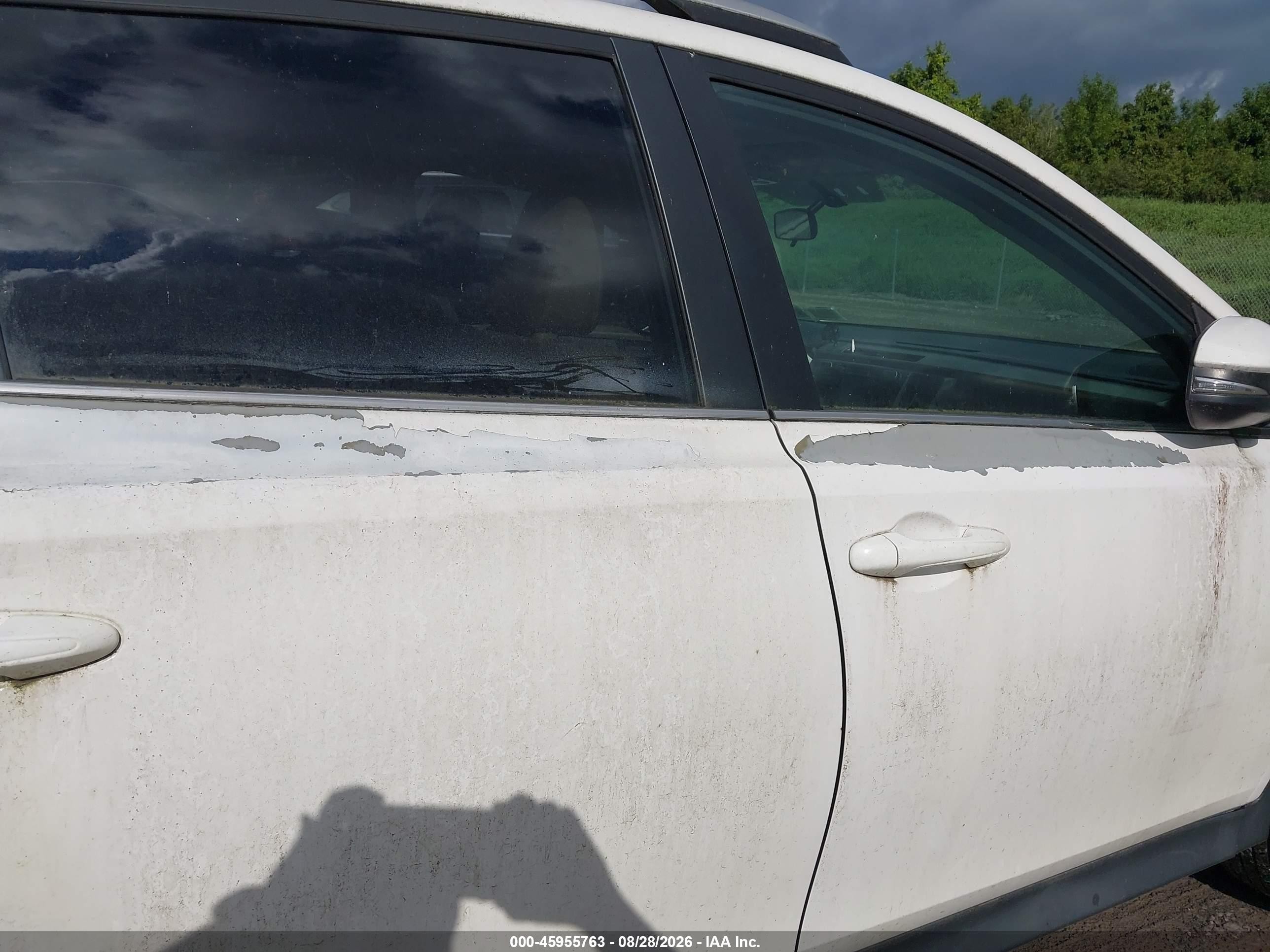 2013 Toyota Rav4 Xle White vin: 2T3RFREVXDW102423