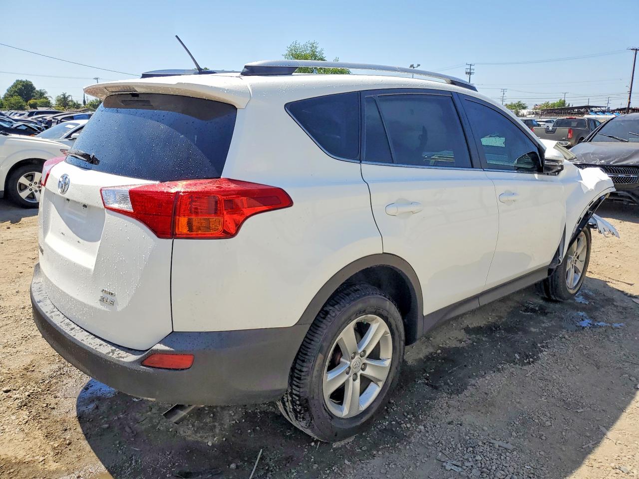 2014 Toyota Rav4 Xle White vin: 2T3RFREVXEW137948