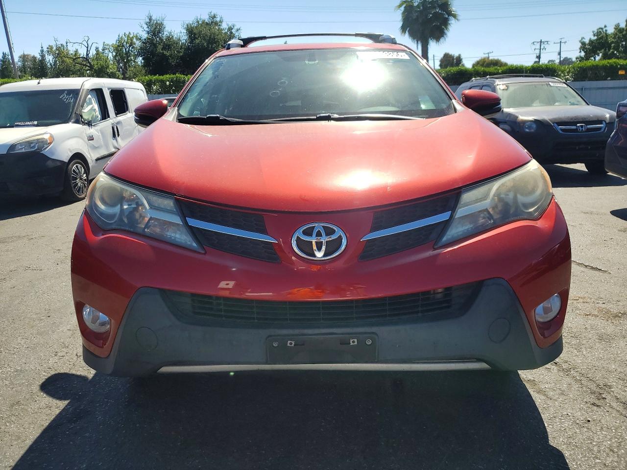 2014 Toyota Rav4 Xle Red vin: 2T3RFREVXEW168908