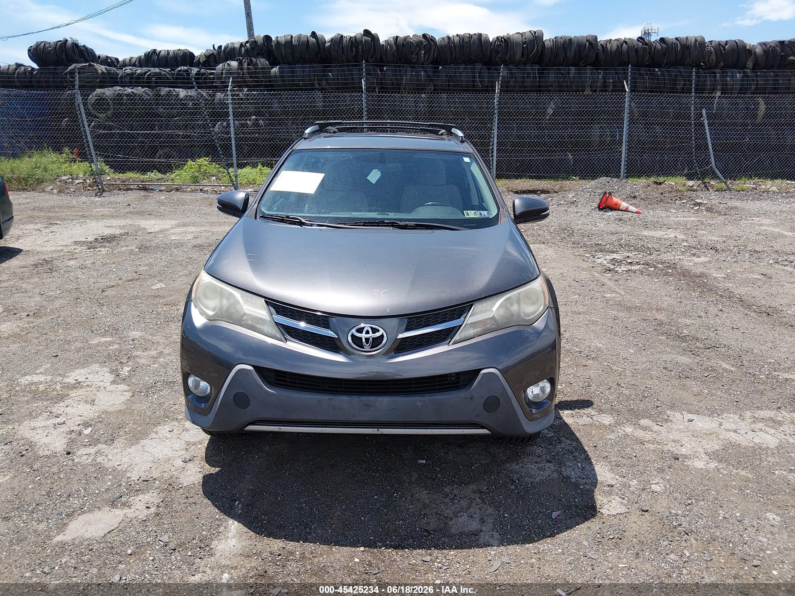 2014 Toyota Rav4 Xle Gray vin: 2T3RFREVXEW194909