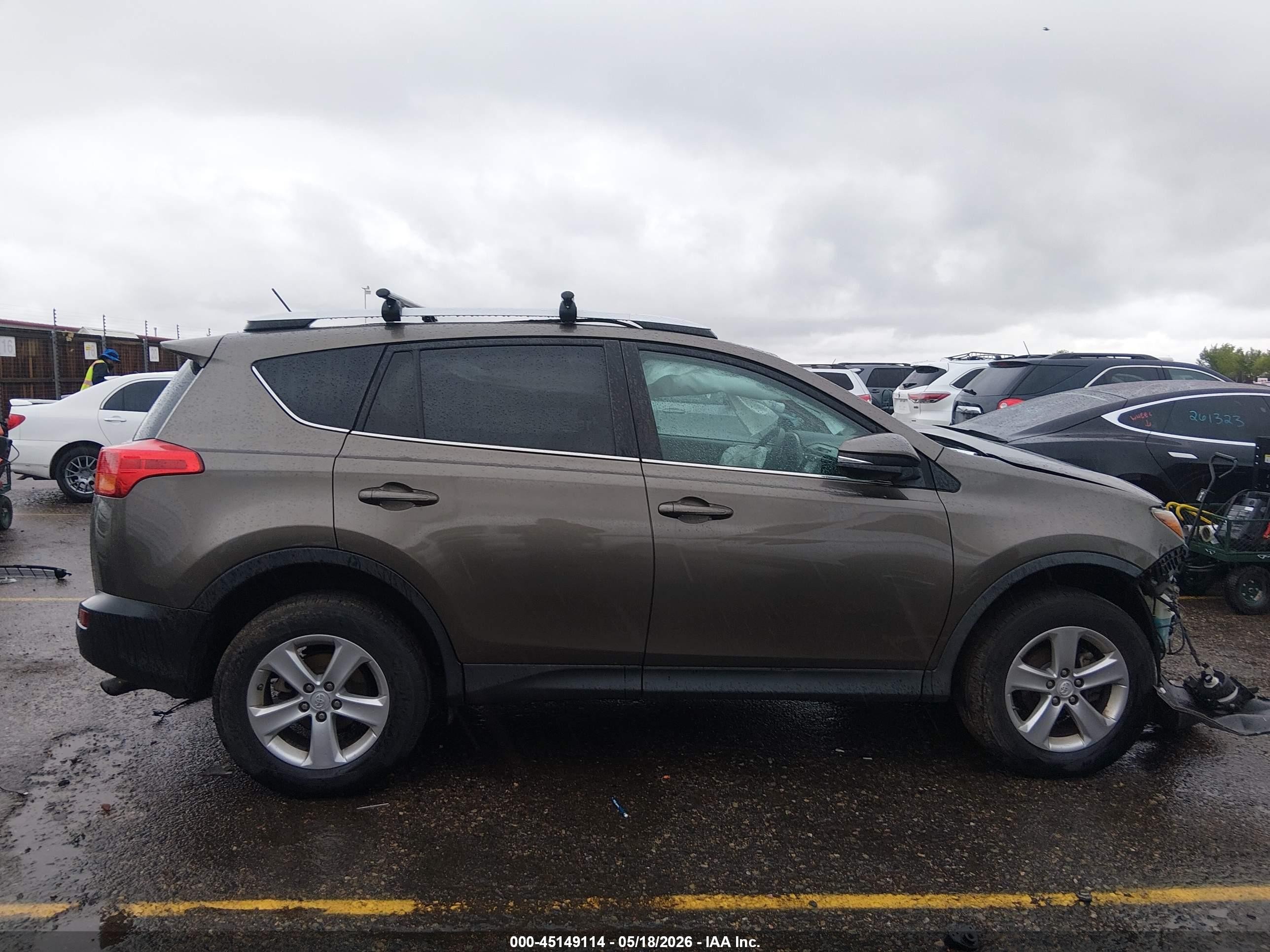 2014 Toyota Rav4 Xle Brown vin: 2T3RFREVXEW195459
