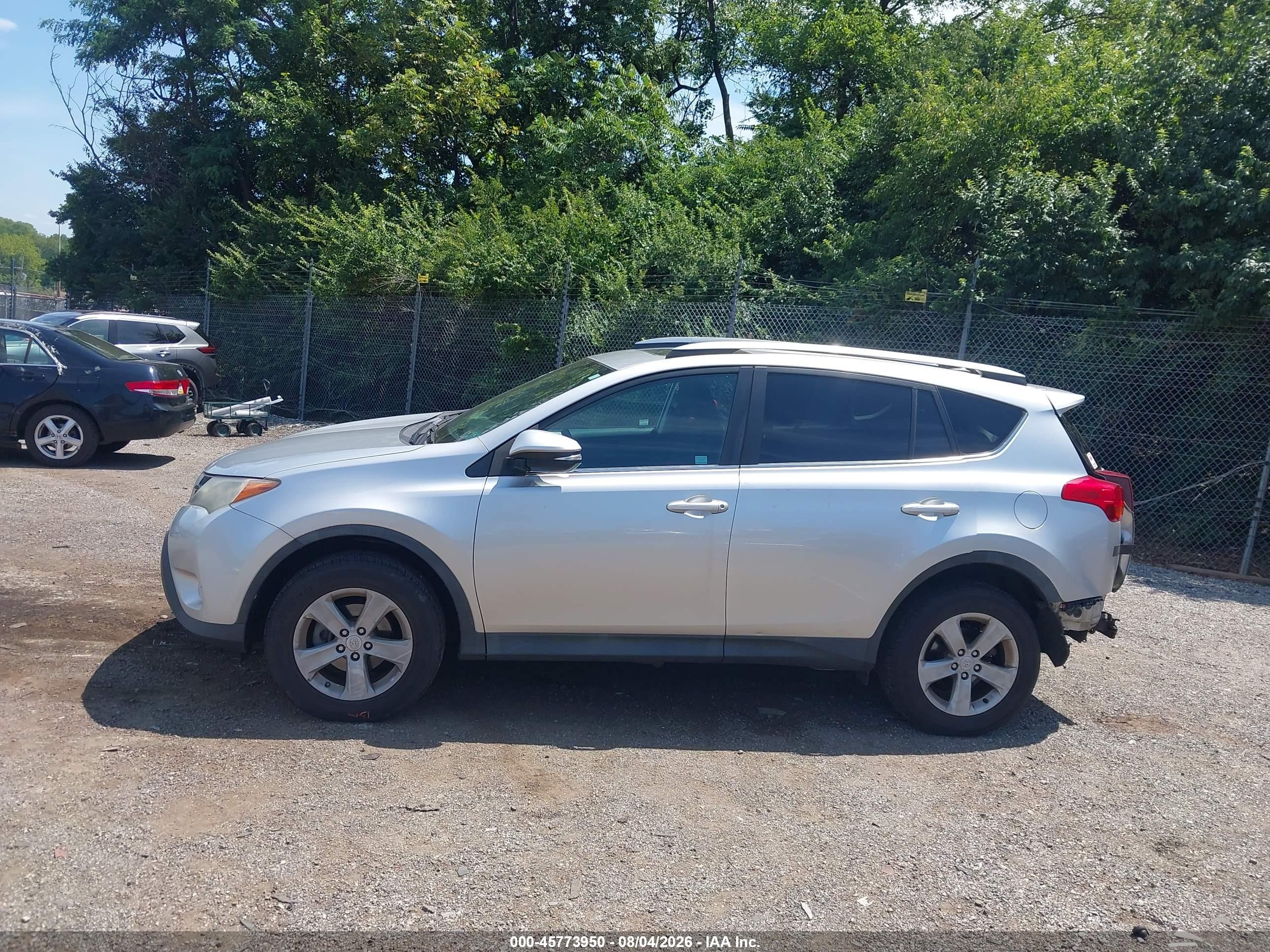 2014 Toyota Rav4 Xle Silver vin: 2T3RFREVXEW204368