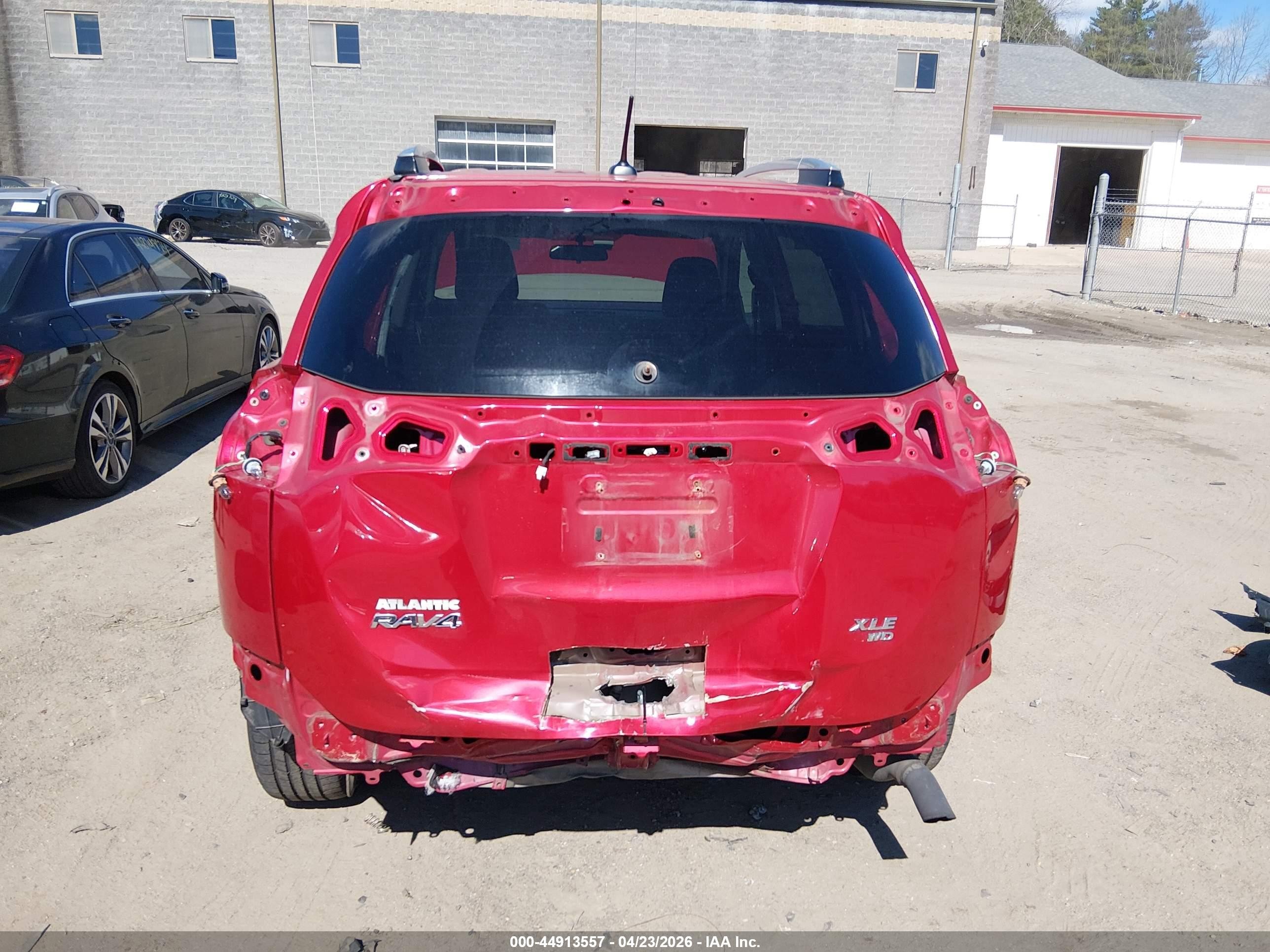 2014 Toyota Rav4 Xle Red vin: 2T3RFREVXEW217525