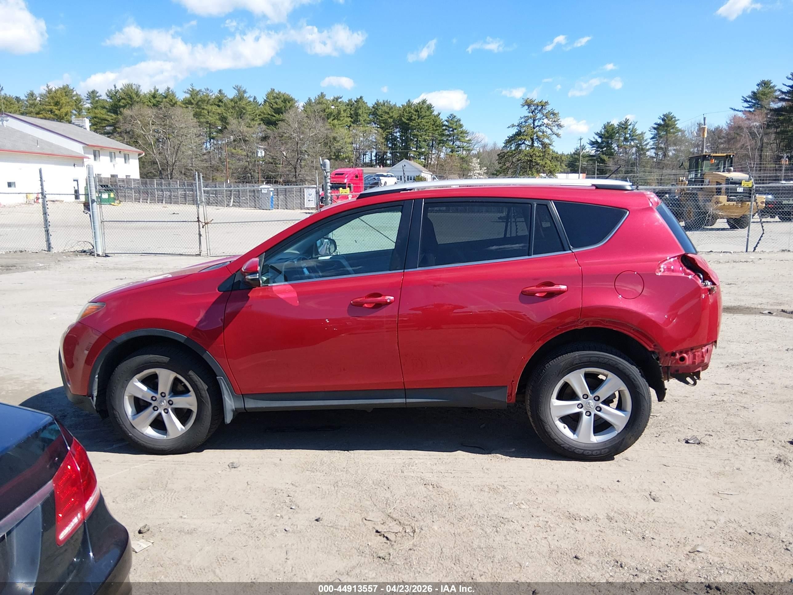 2014 Toyota Rav4 Xle Red vin: 2T3RFREVXEW217525