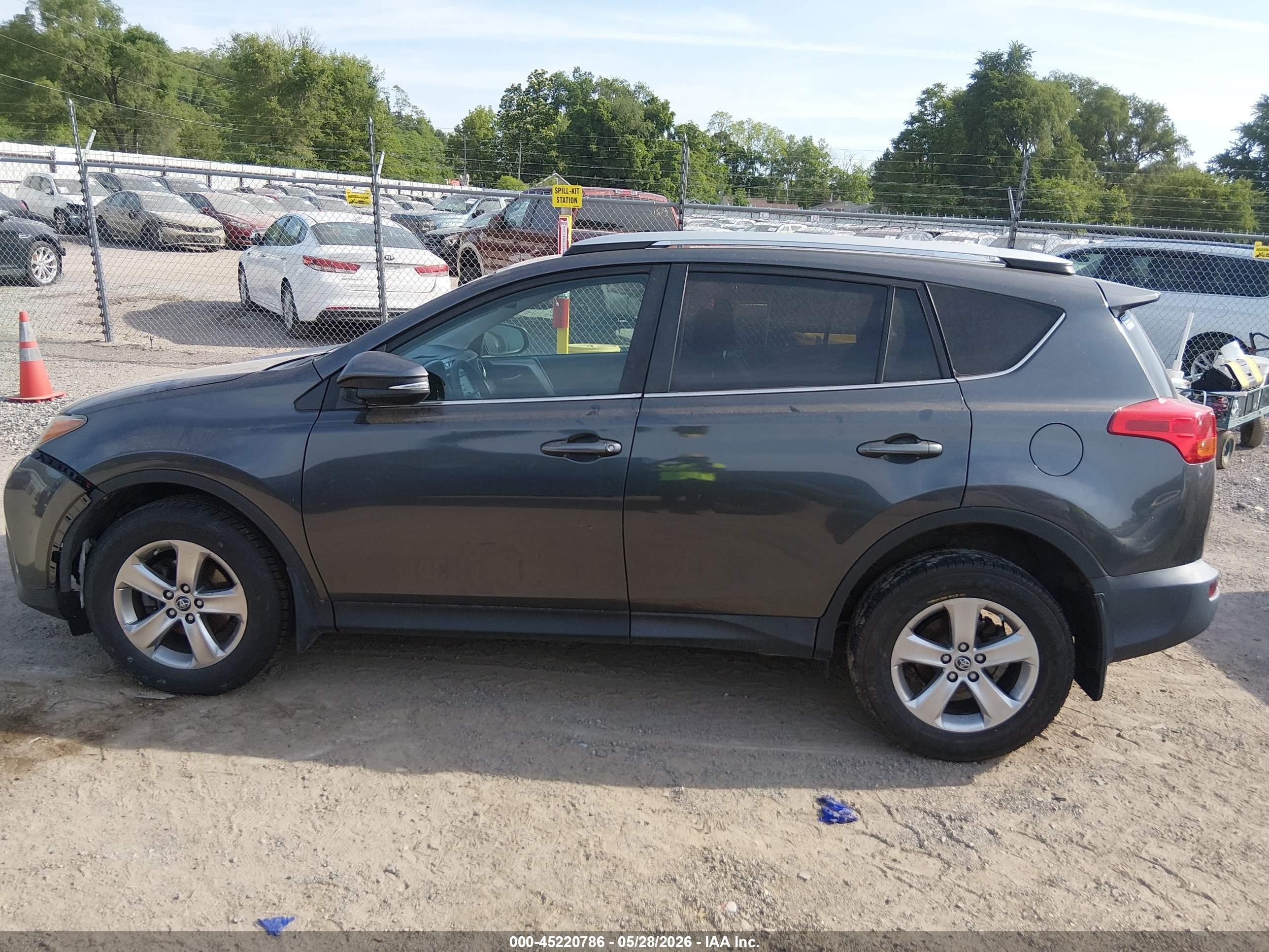 2015 Toyota Rav4 Xle Gray vin: 2T3RFREVXFW254706