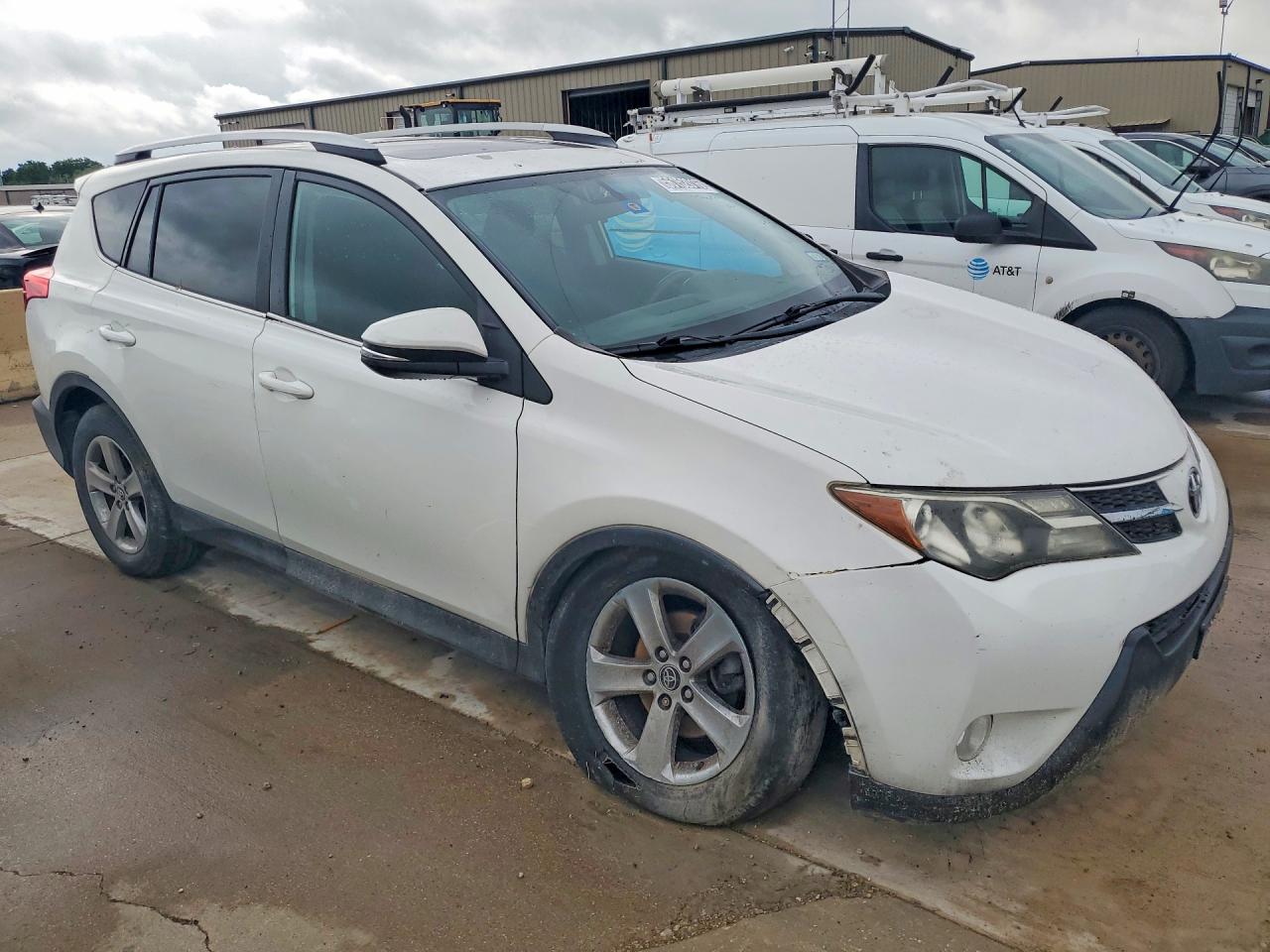 2015 Toyota Rav4 Xle White vin: 2T3RFREVXFW378670