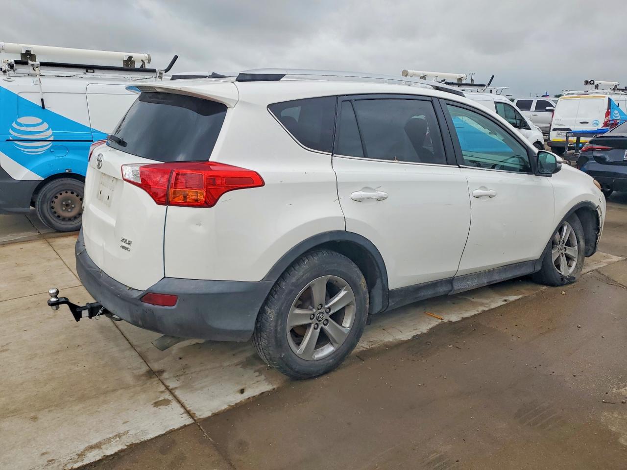 2015 Toyota Rav4 Xle White vin: 2T3RFREVXFW378670