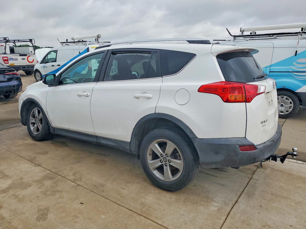 2015 Toyota Rav4 Xle White vin: 2T3RFREVXFW378670