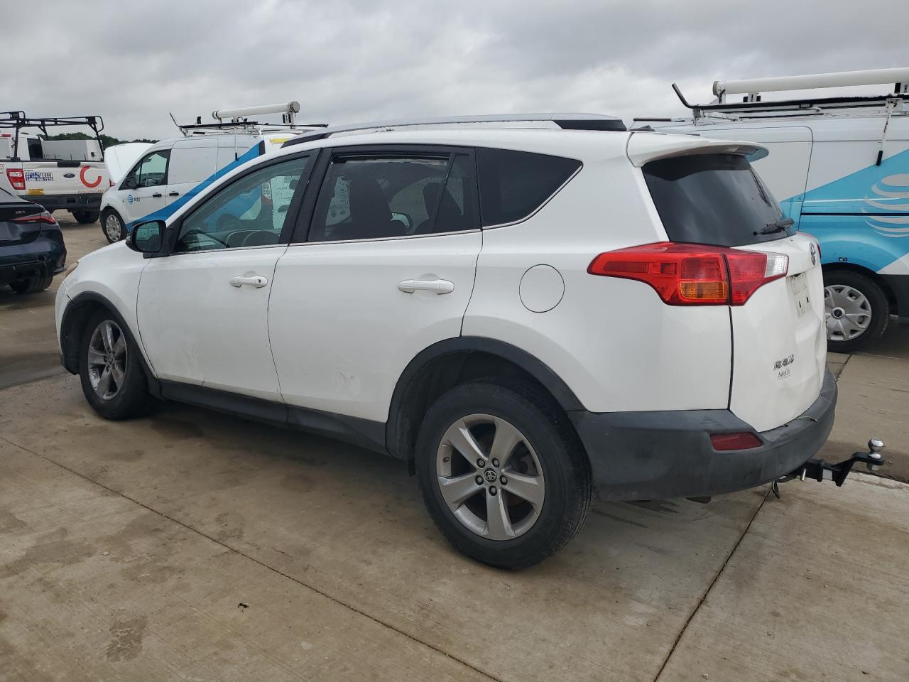 2015 Toyota Rav4 Xle White vin: 2T3RFREVXFW378670 Damage: Left Rear Door, Multiple Scratches Light, 3