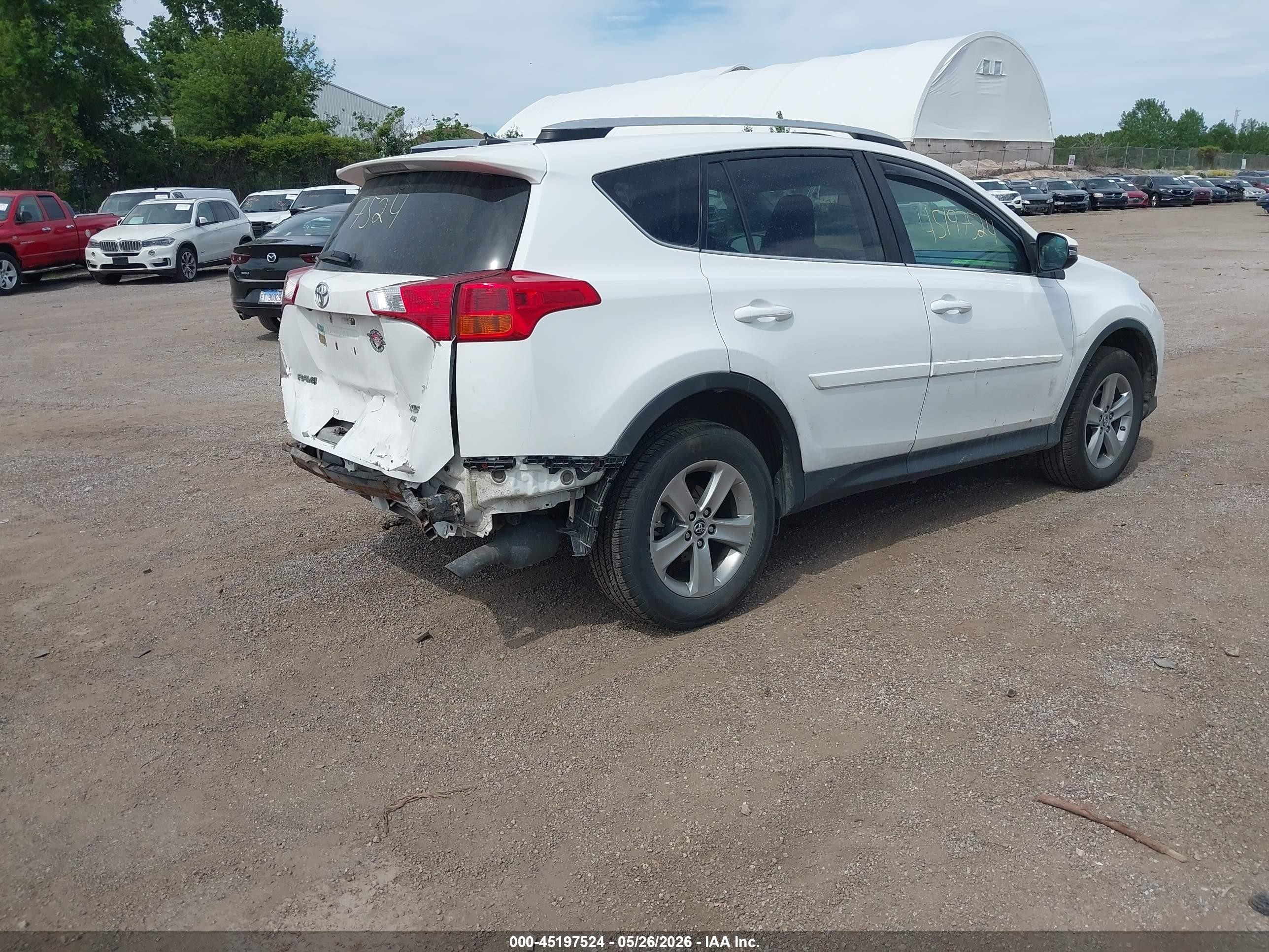 2015 Toyota Rav4 Xle White vin: 2T3RFREVXFW381035