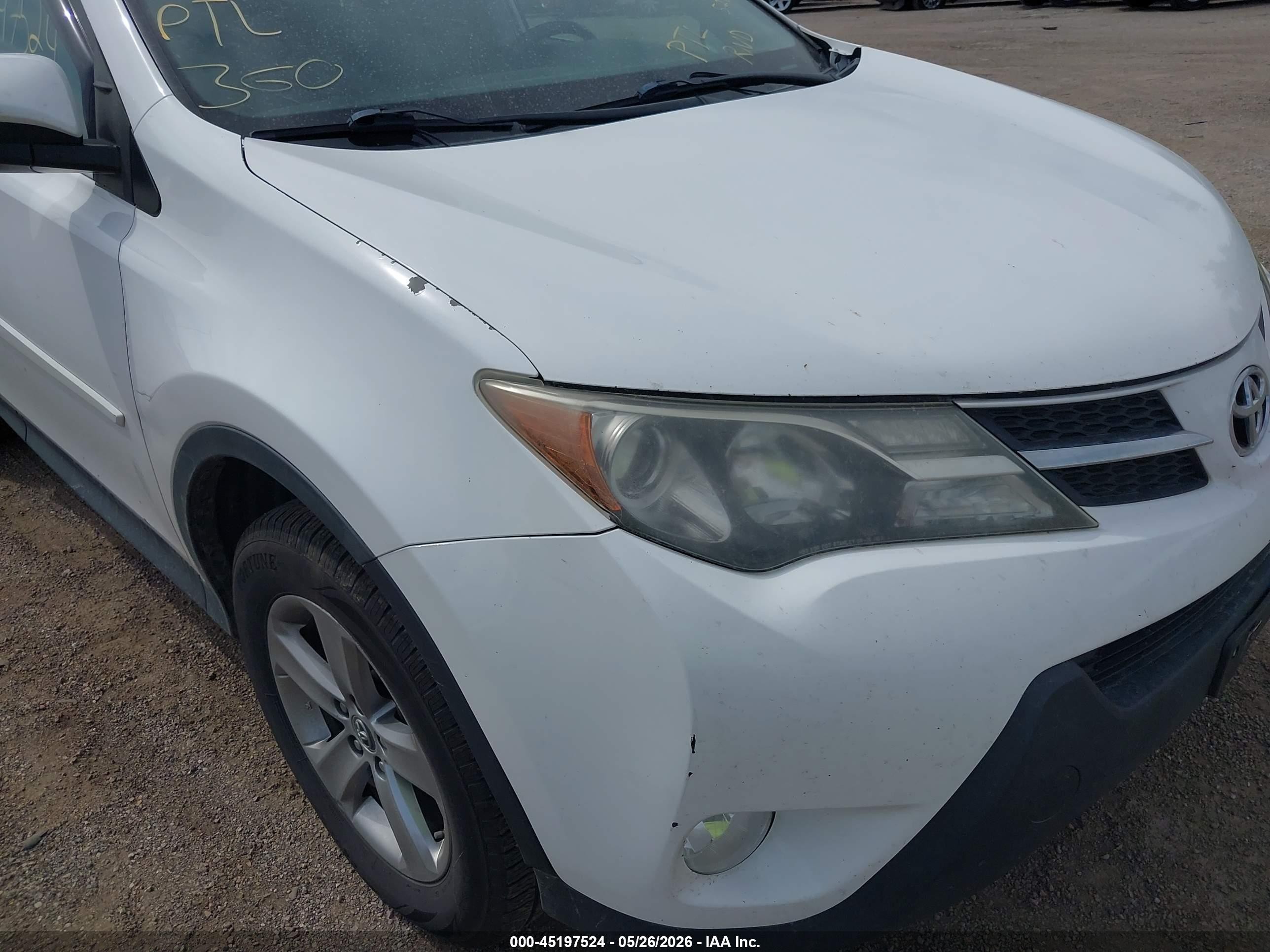 2015 Toyota Rav4 Xle White vin: 2T3RFREVXFW381035