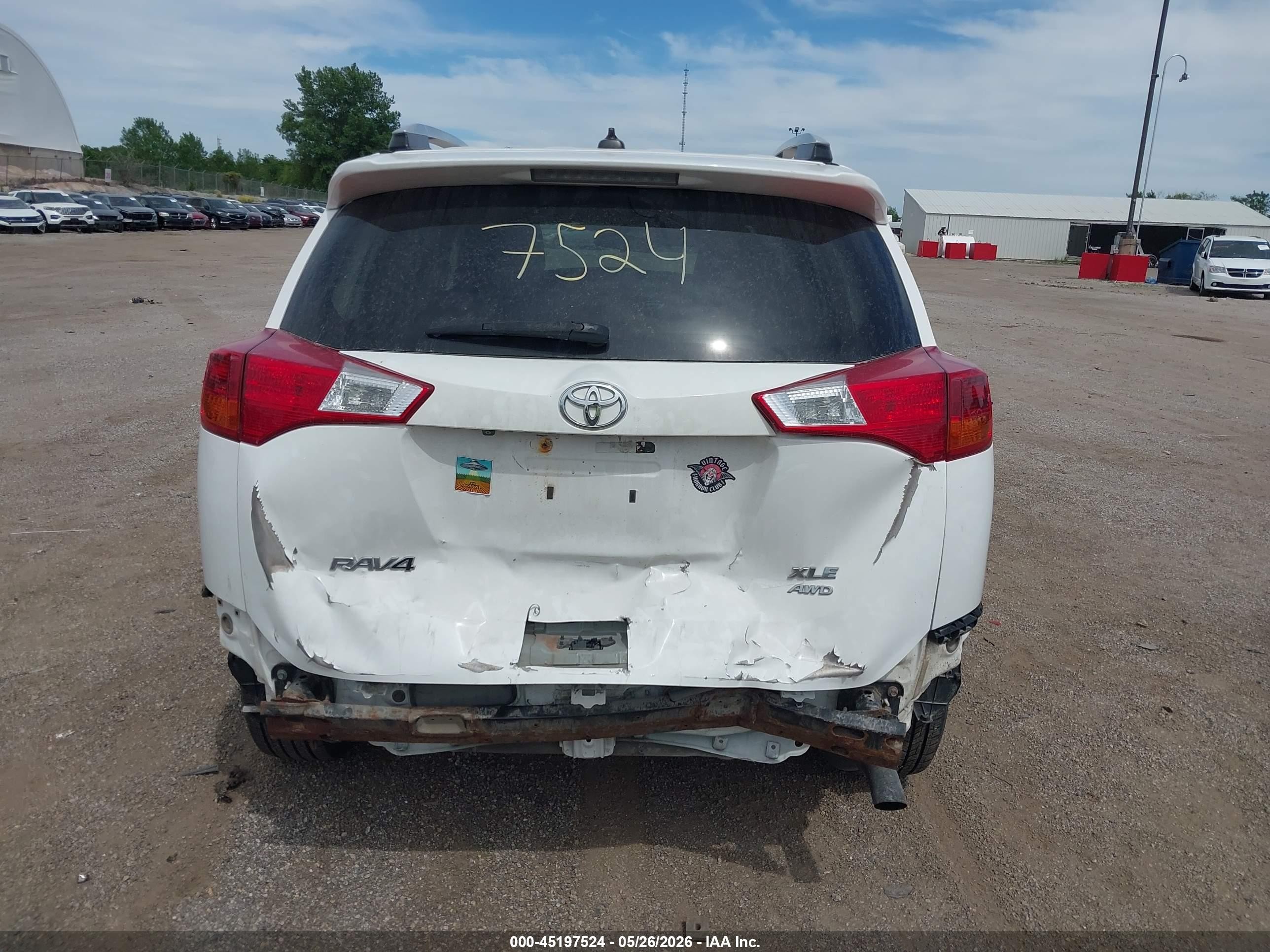 2015 Toyota Rav4 Xle White vin: 2T3RFREVXFW381035