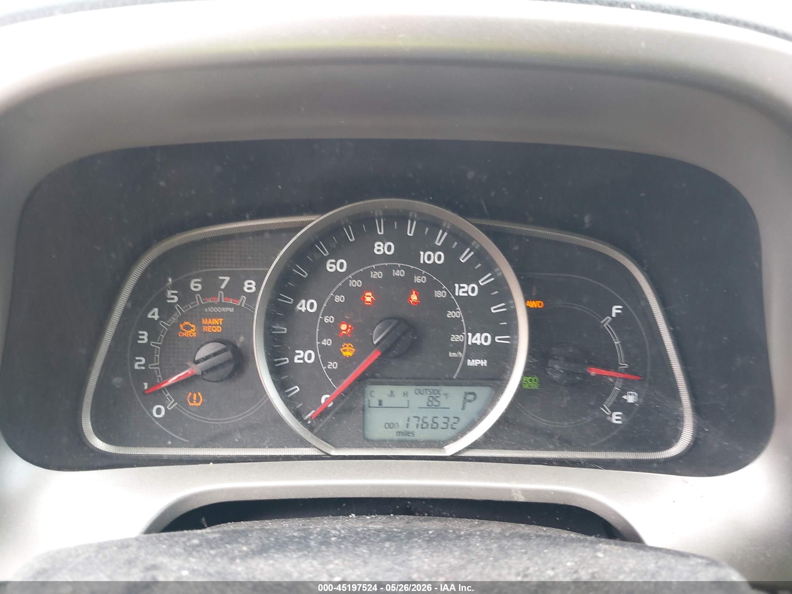 2015 Toyota Rav4 Xle White vin: 2T3RFREVXFW381035