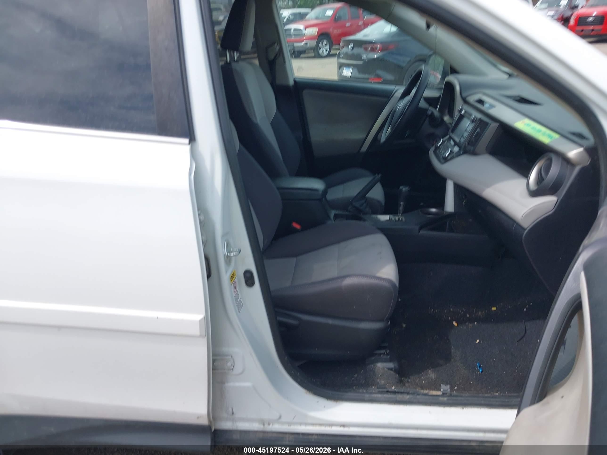 2015 Toyota Rav4 Xle White vin: 2T3RFREVXFW381035