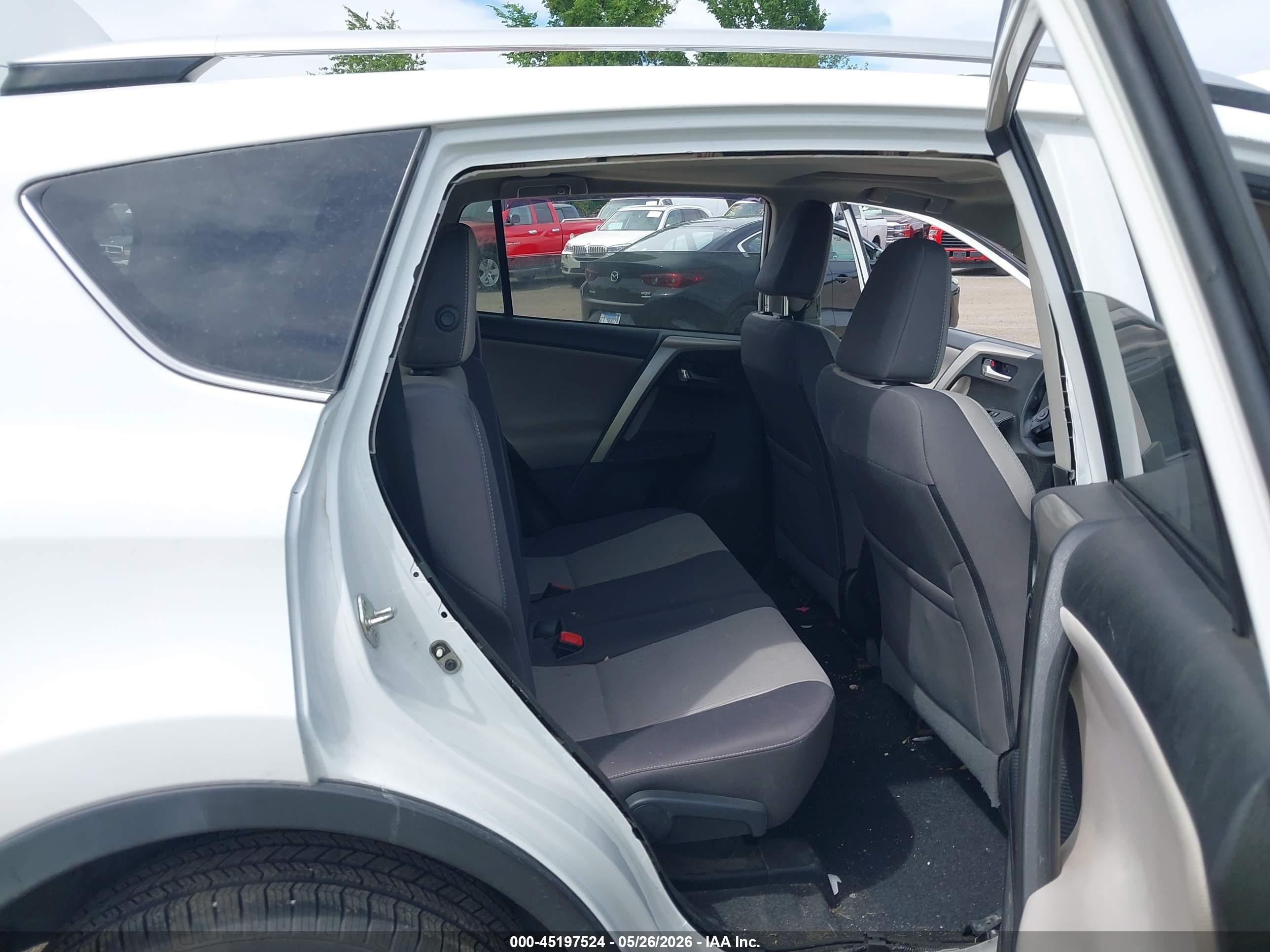 2015 Toyota Rav4 Xle White vin: 2T3RFREVXFW381035