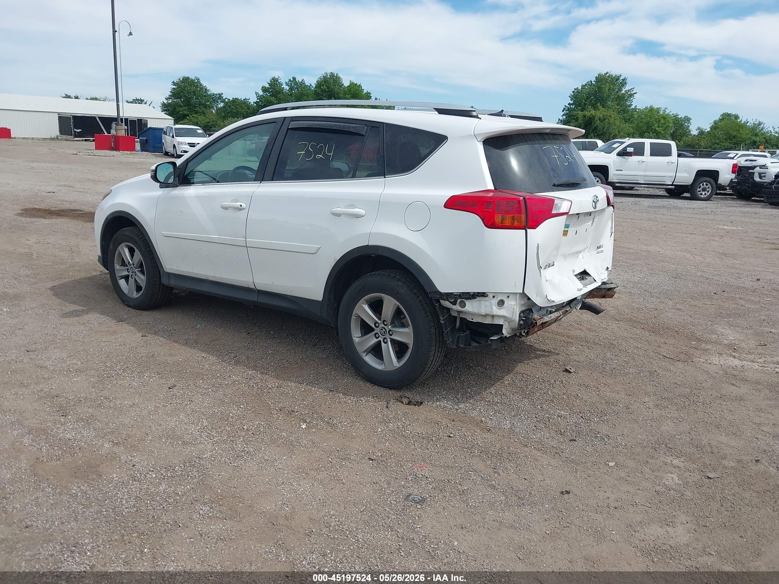 2015 Toyota Rav4 Xle White vin: 2T3RFREVXFW381035