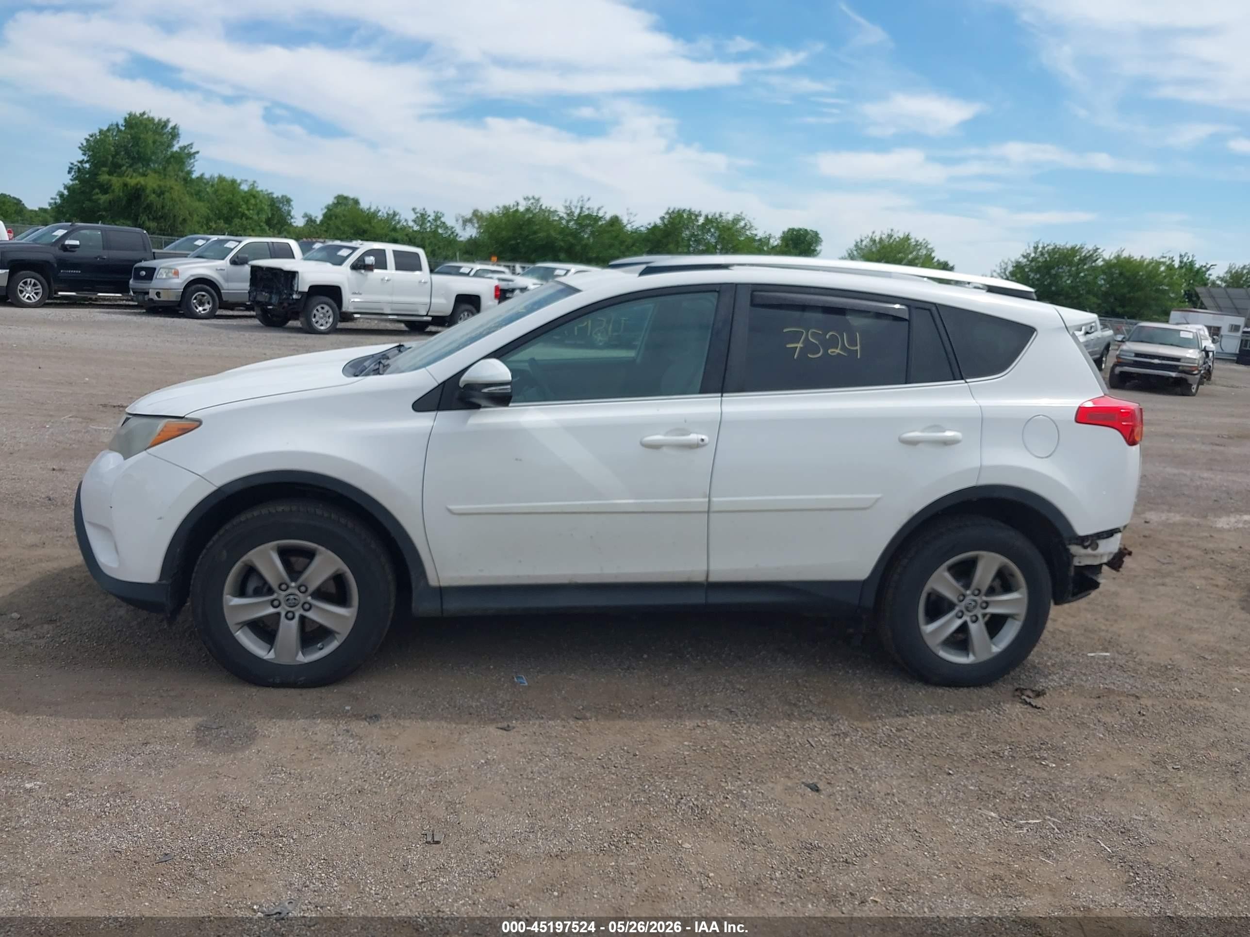 2015 Toyota Rav4 Xle White vin: 2T3RFREVXFW381035