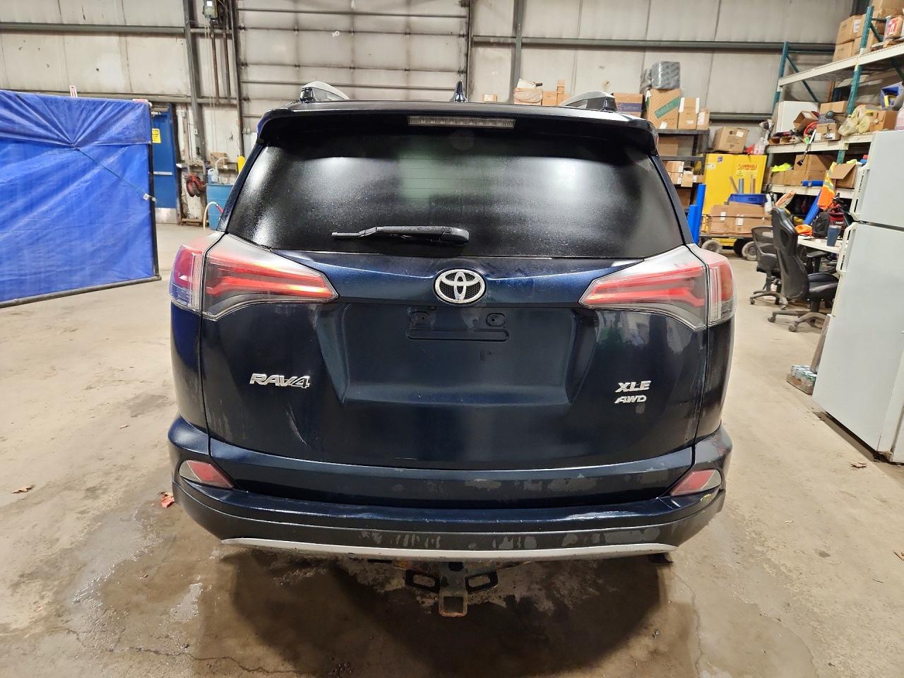 2017 Toyota Rav4 Xle Синий vin: 2T3RFREVXHW567077