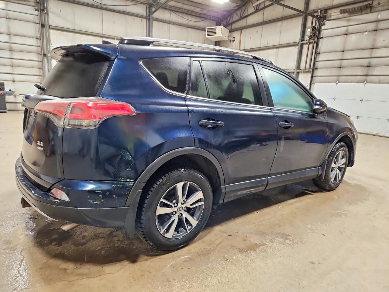 2017 Toyota Rav4 Xle Синий vin: 2T3RFREVXHW567077