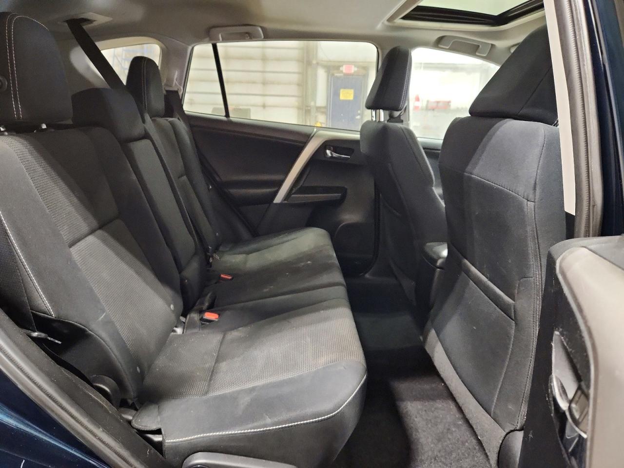 2017 Toyota Rav4 Xle Синий vin: 2T3RFREVXHW567077