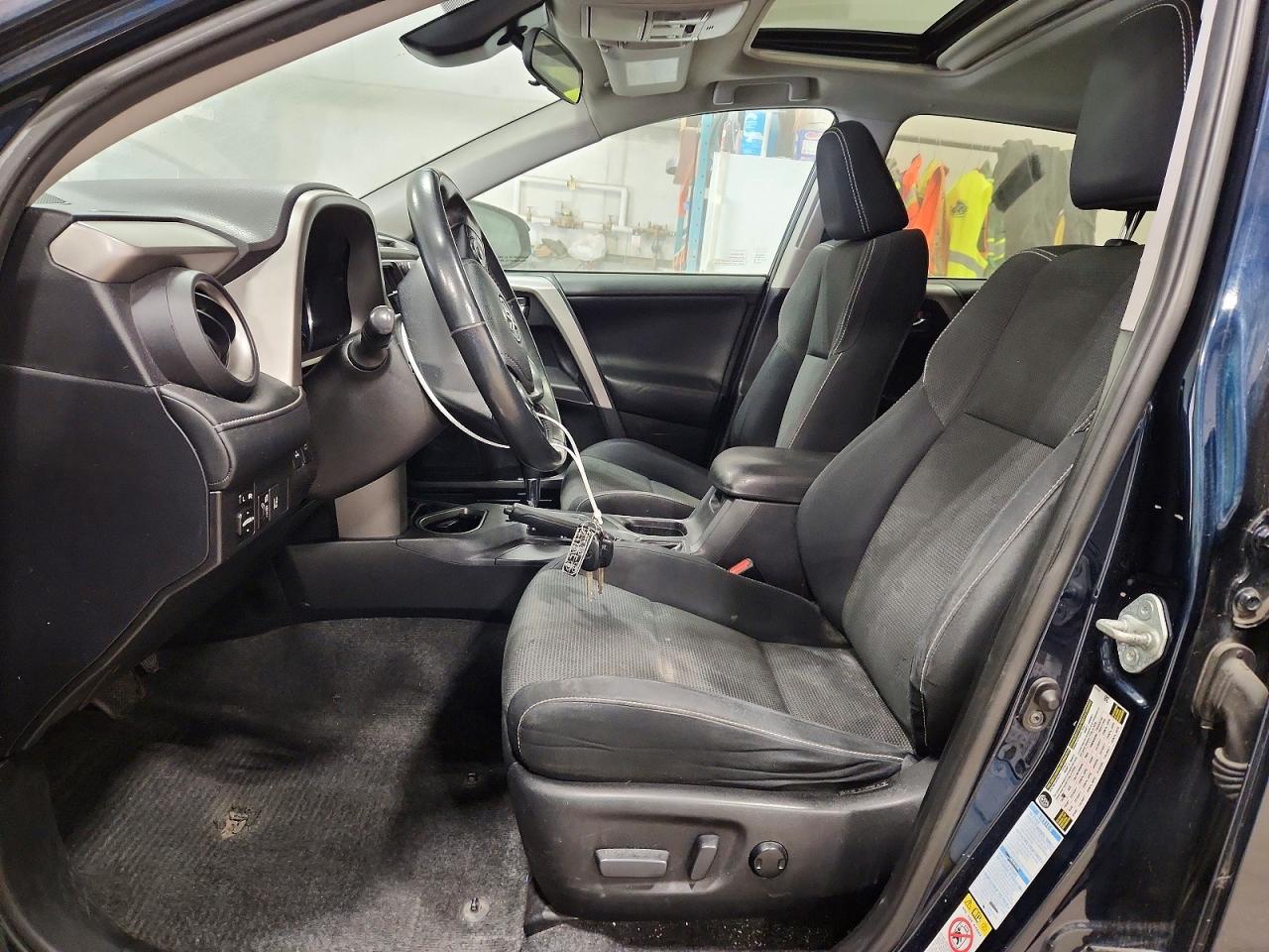 2017 Toyota Rav4 Xle Синий vin: 2T3RFREVXHW567077