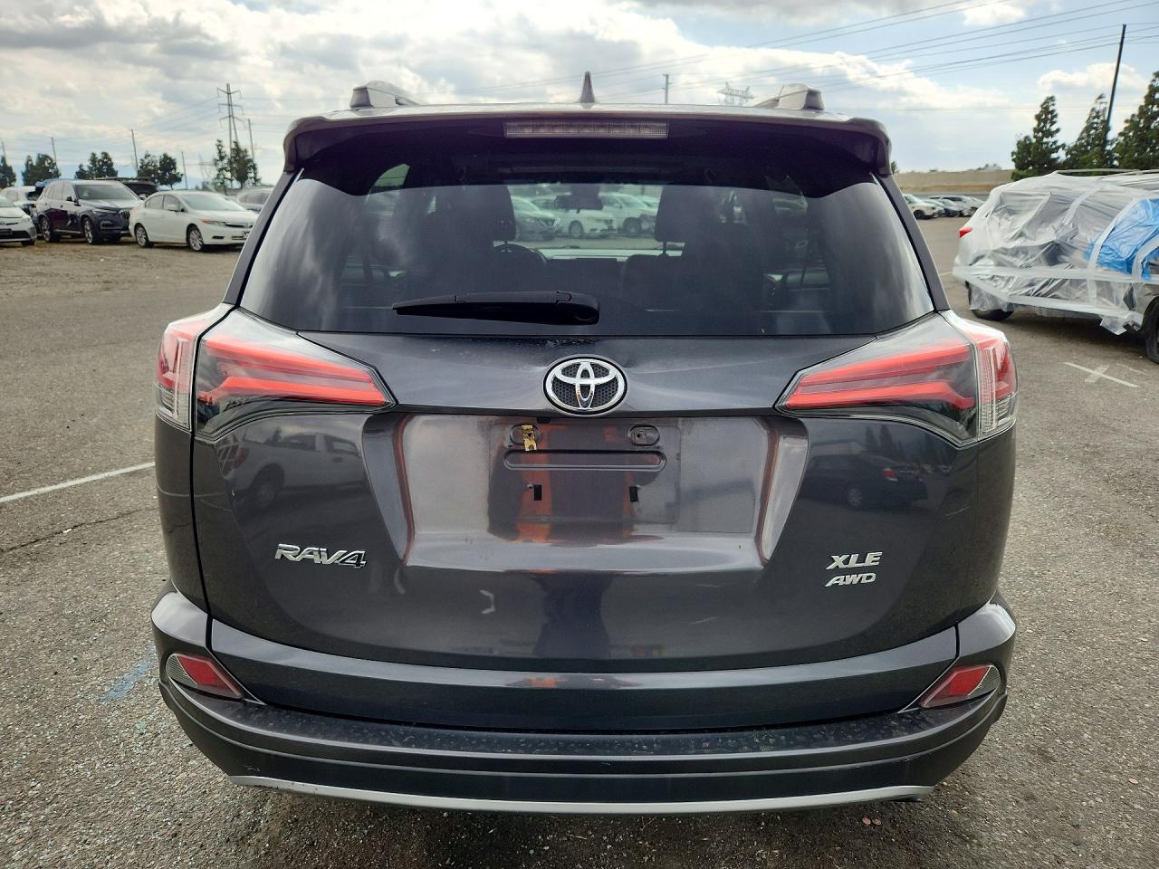 2017 Toyota Rav4 Xle Gray vin: 2T3RFREVXHW570514