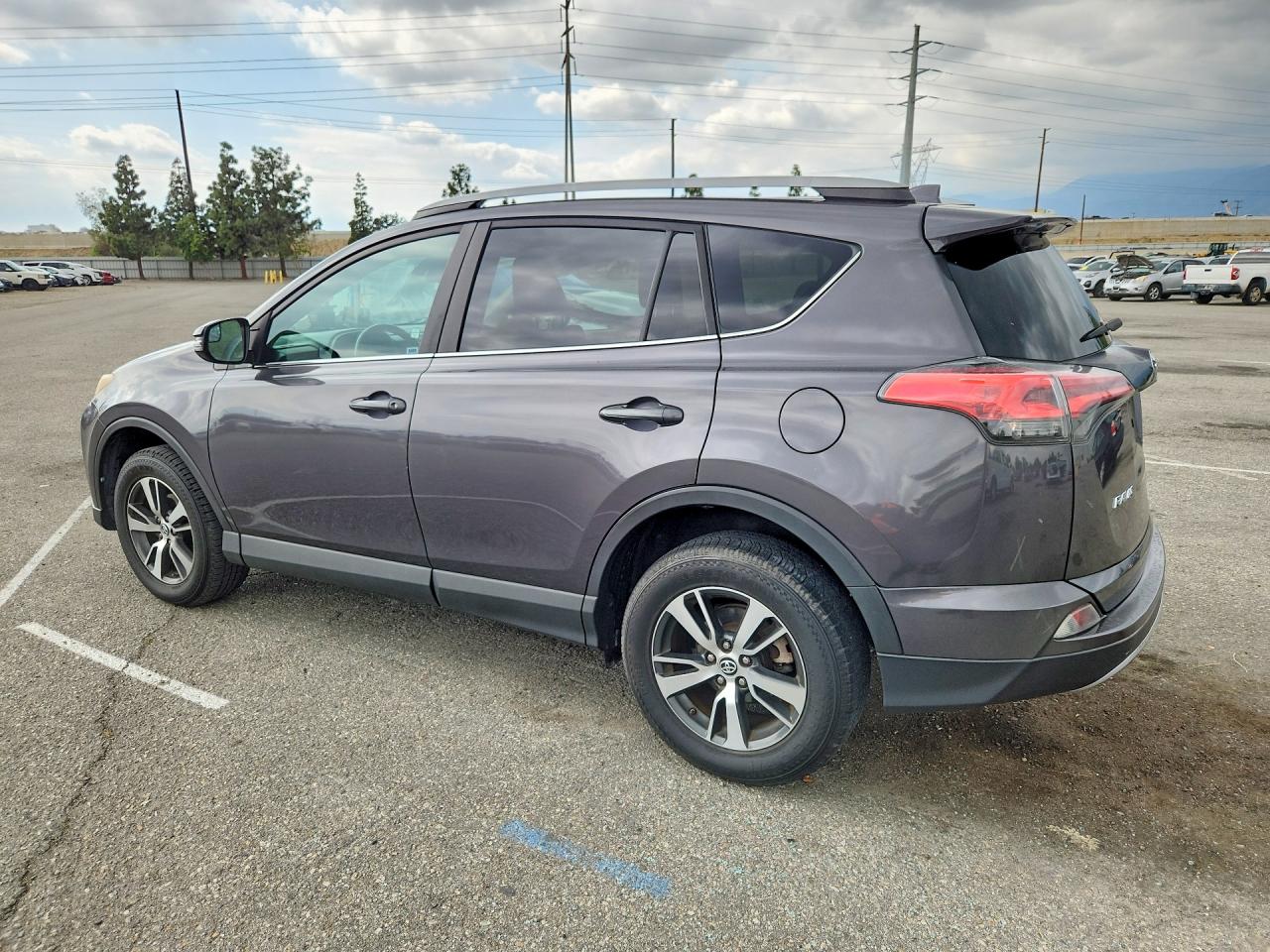 2017 Toyota Rav4 Xle Gray vin: 2T3RFREVXHW570514