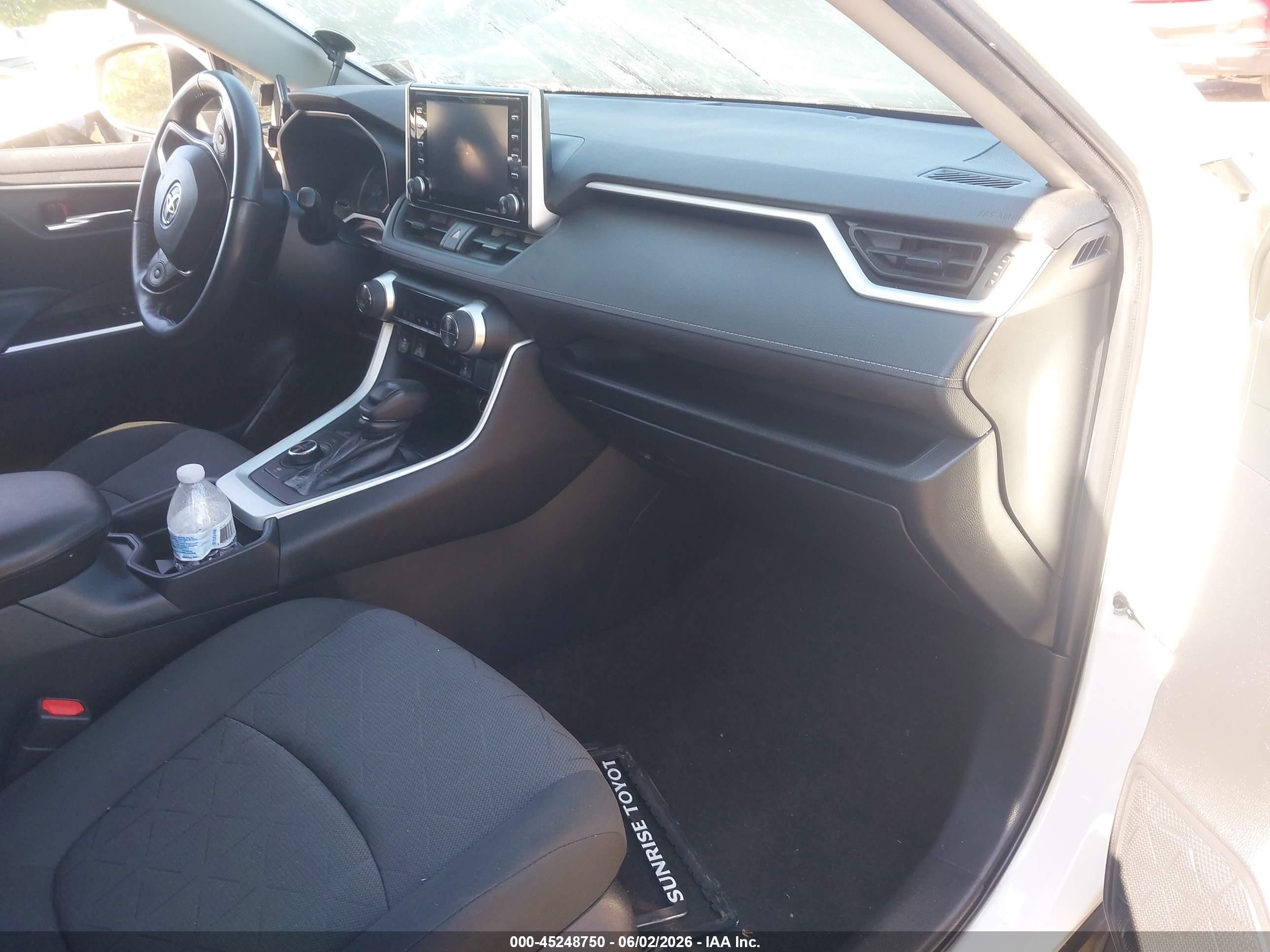 2020 Toyota Rav4 Hybrid Xle Белый vin: 2T3RWRFV4LW093764
