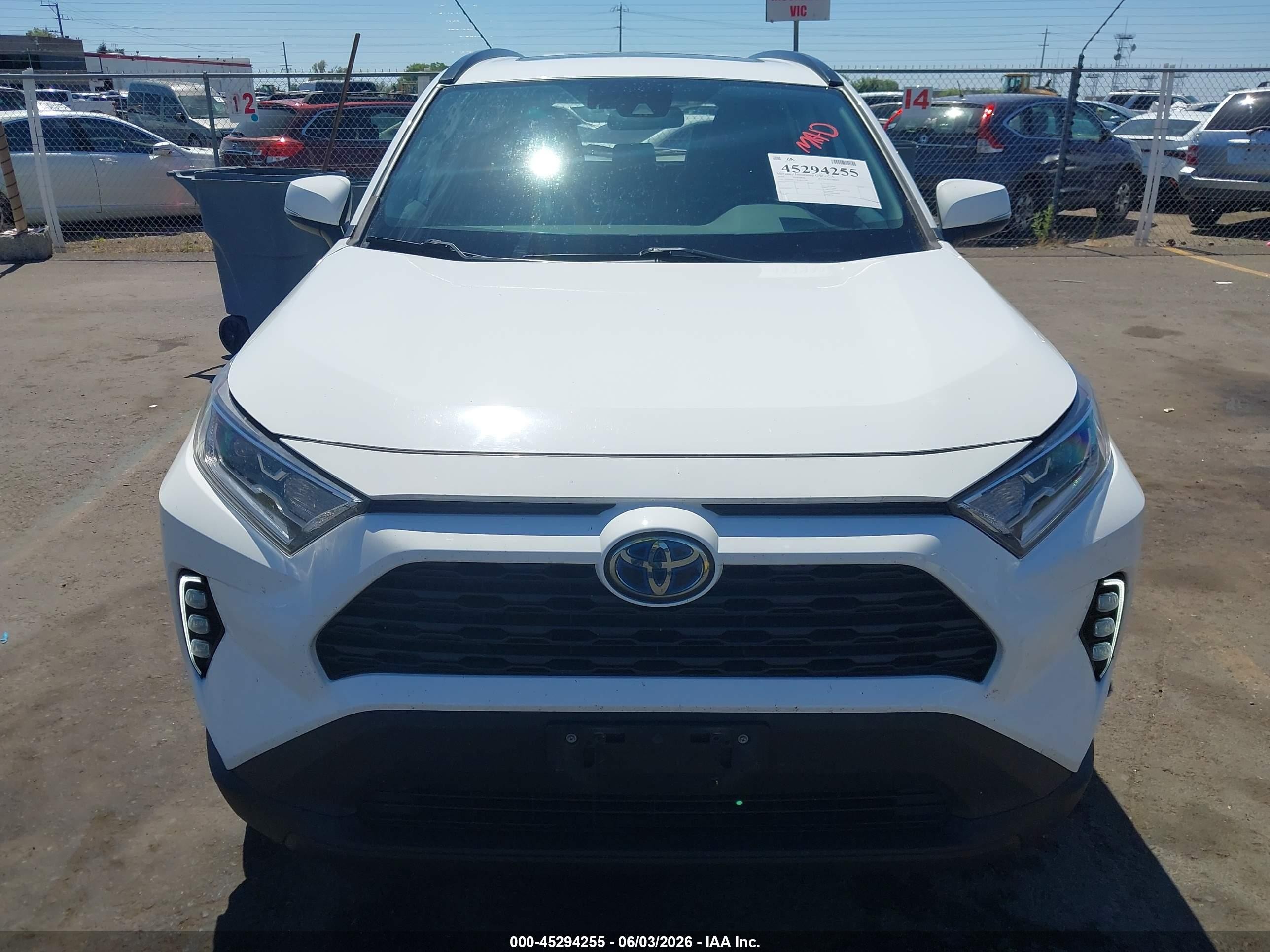2019 Toyota Rav4 Hybrid Xle Белый vin: 2T3RWRFV5KW025388