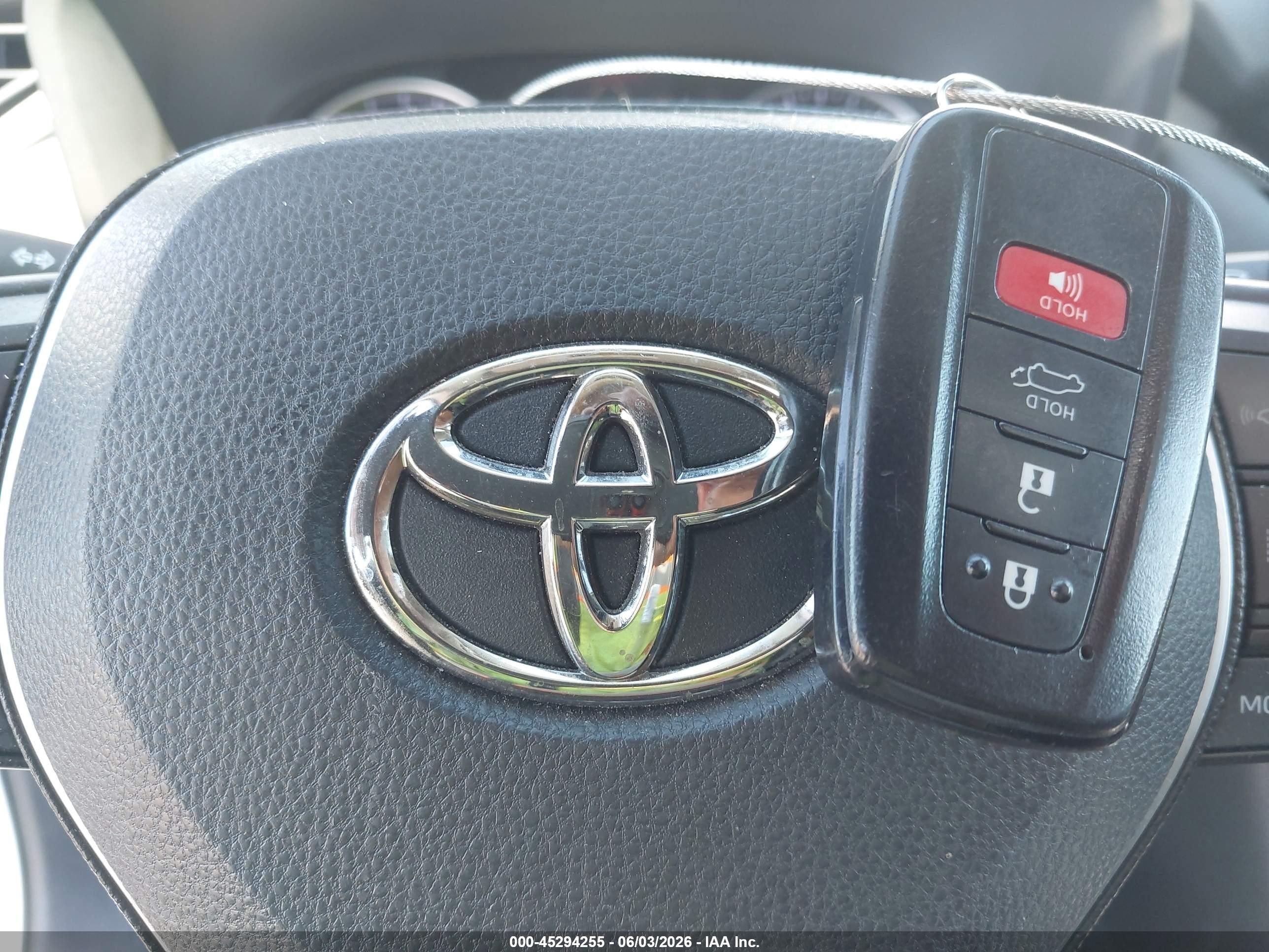 2019 Toyota Rav4 Hybrid Xle Белый vin: 2T3RWRFV5KW025388