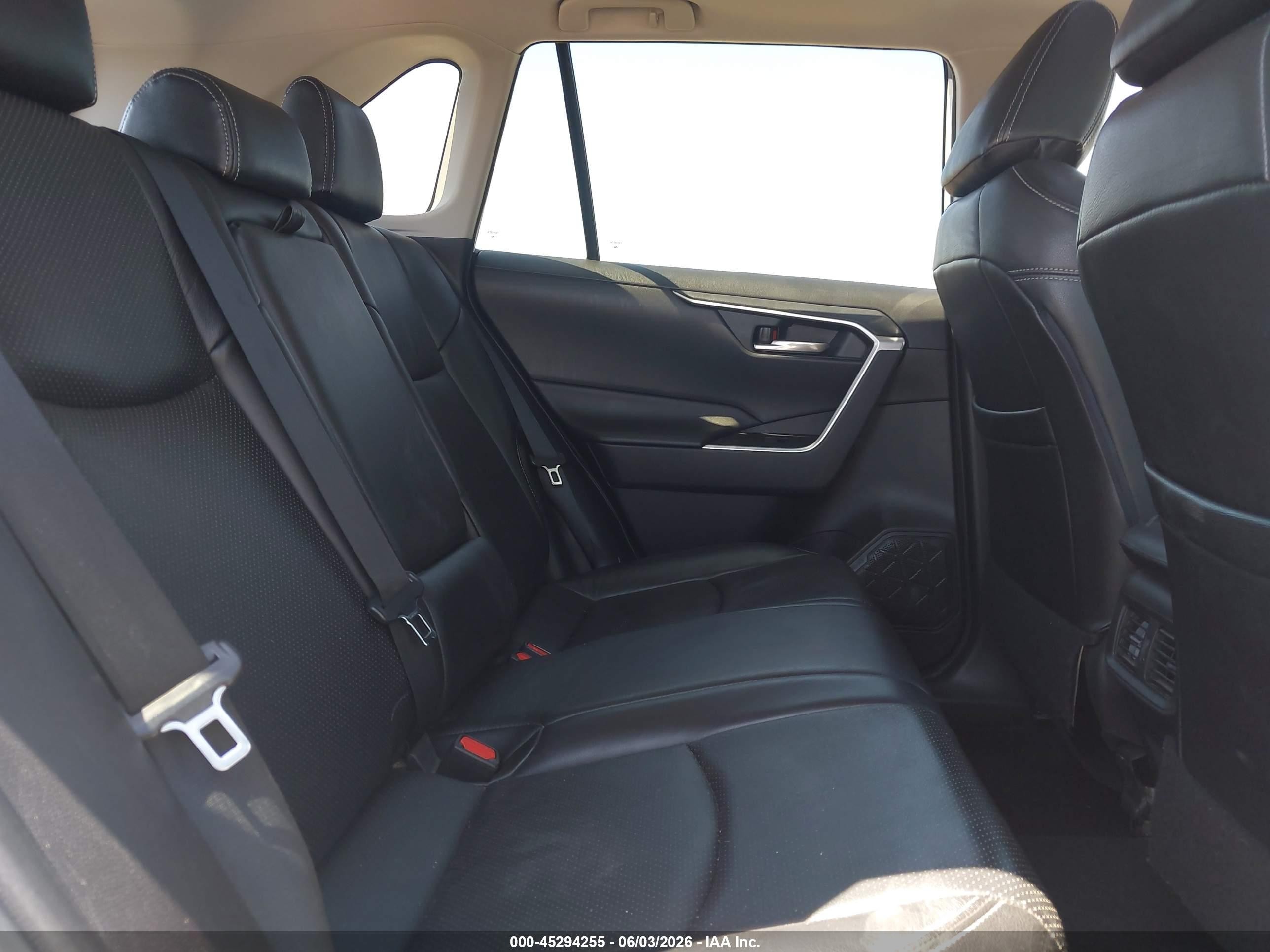 2019 Toyota Rav4 Hybrid Xle Белый vin: 2T3RWRFV5KW025388