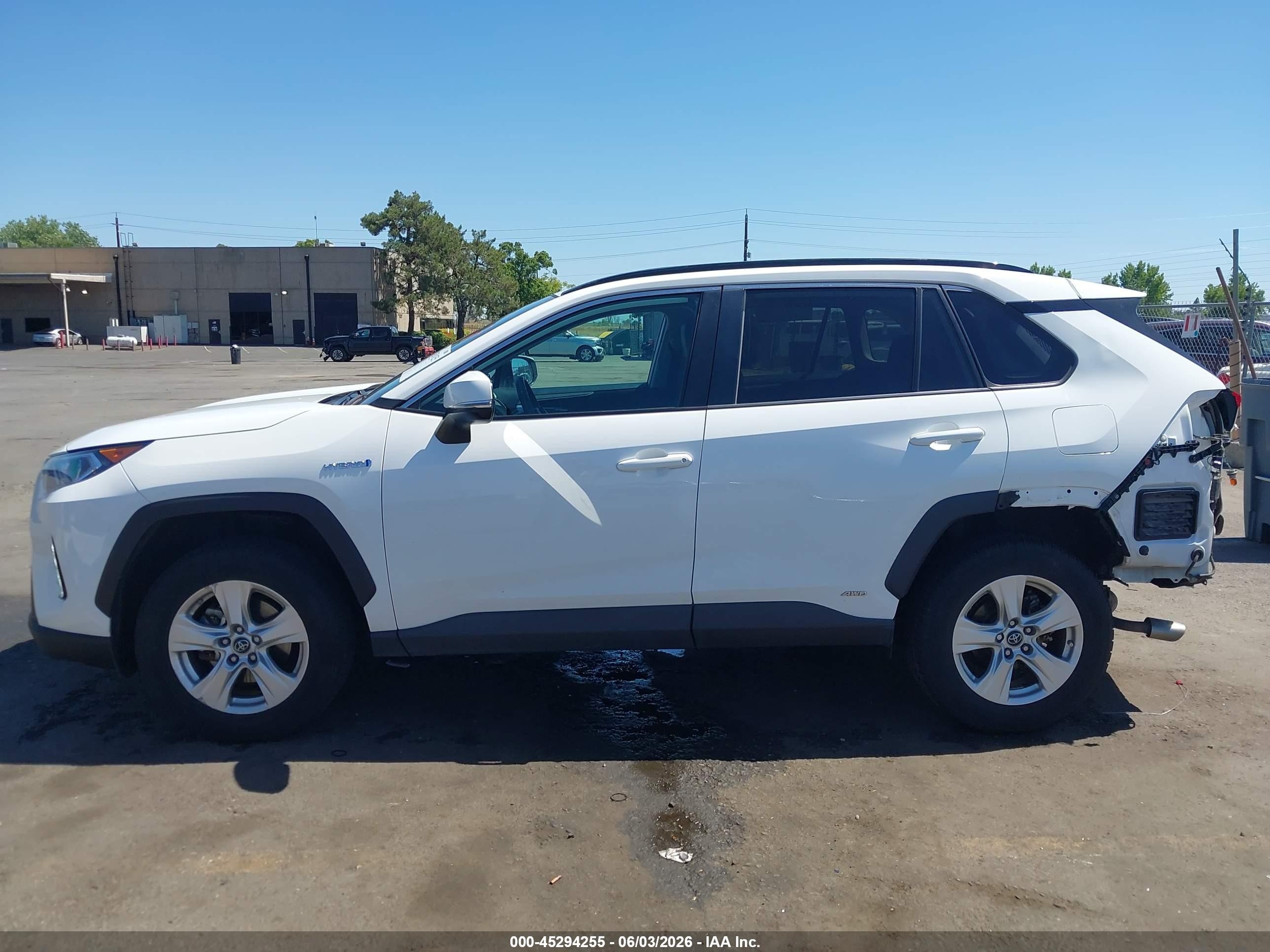 2019 Toyota Rav4 Hybrid Xle Белый vin: 2T3RWRFV5KW025388