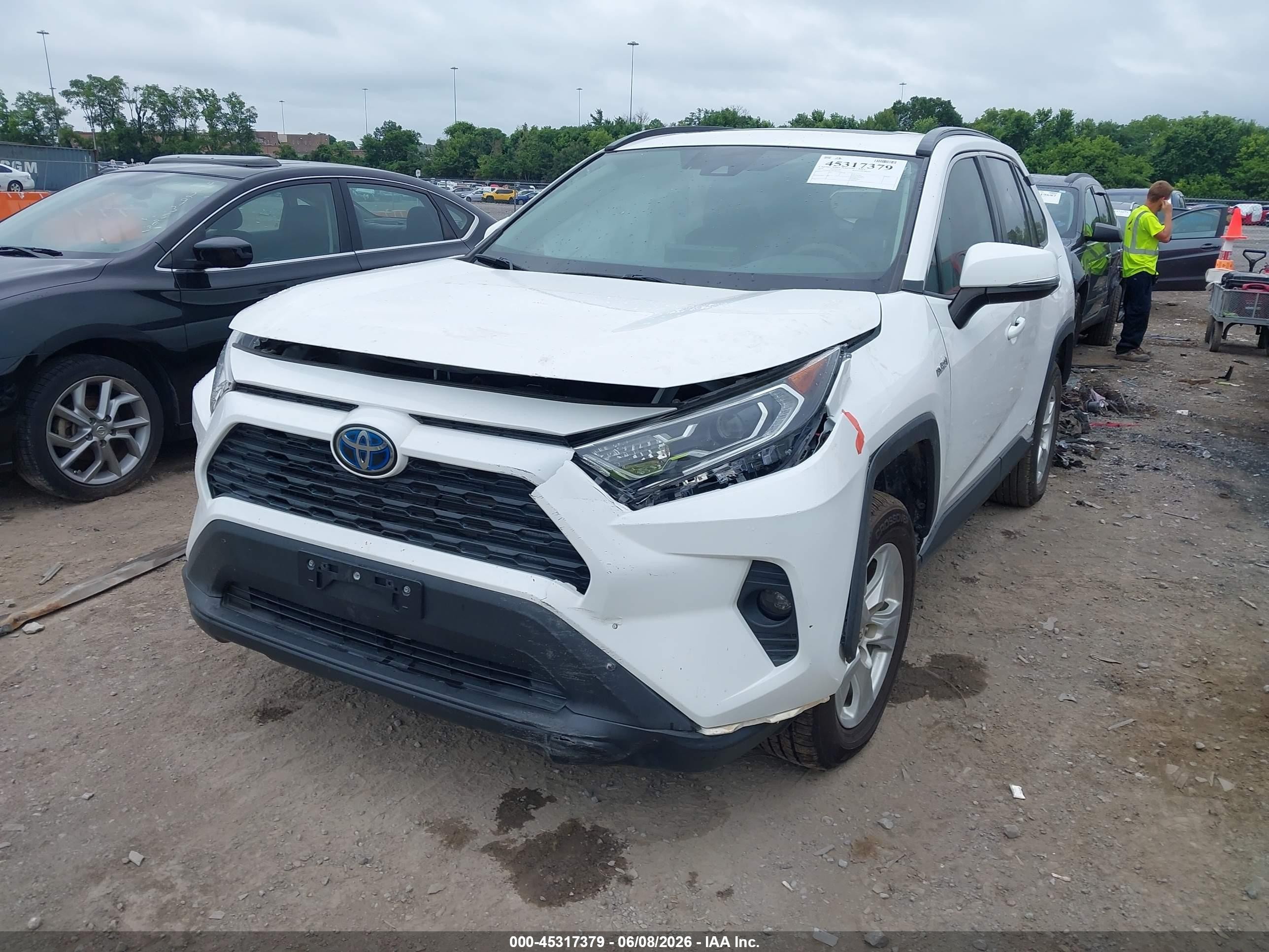2019 Toyota Rav4 Hybrid Xle White vin: 2T3RWRFV9KW024955